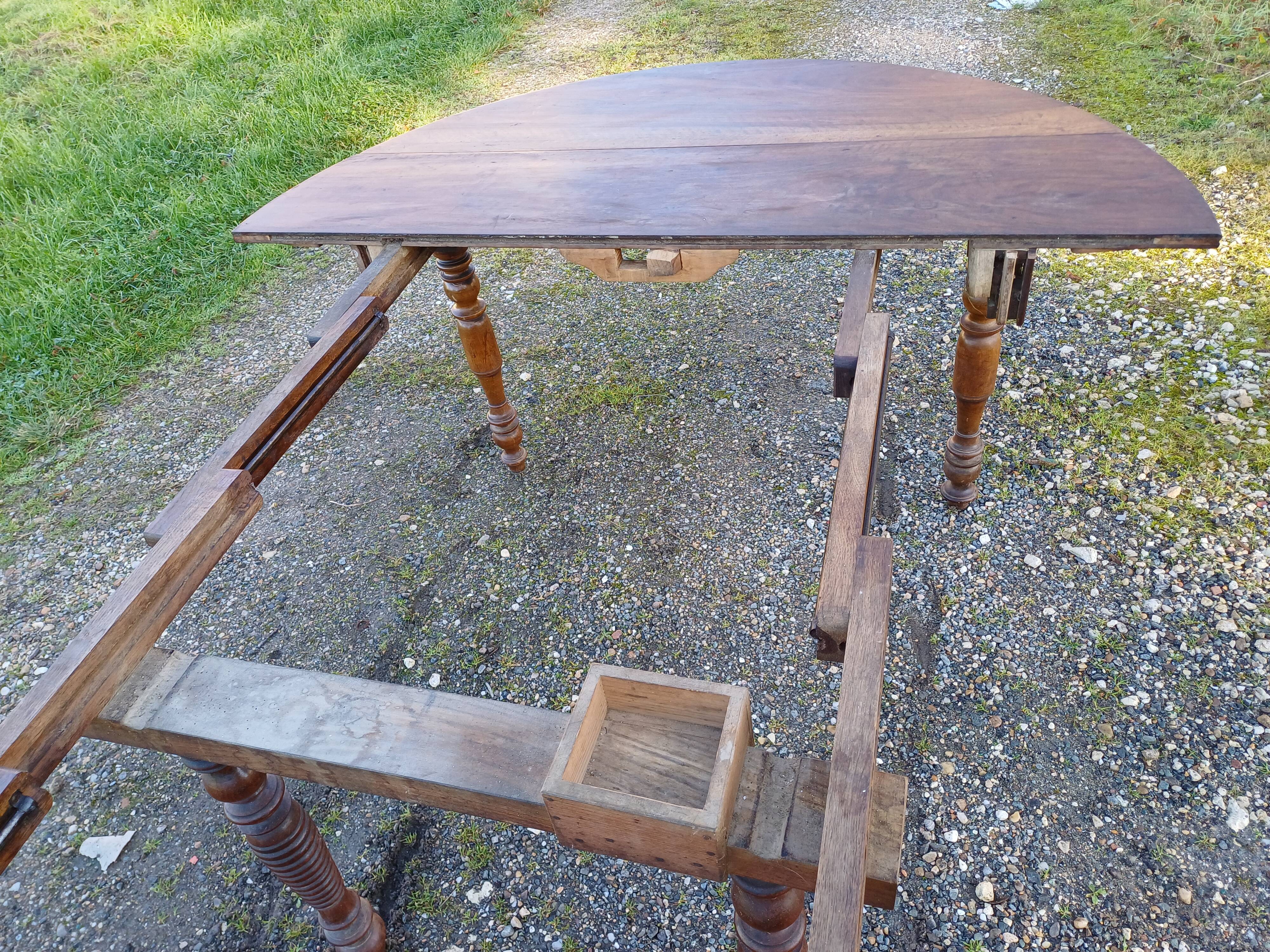 19th century walnut 6 leg table, opening