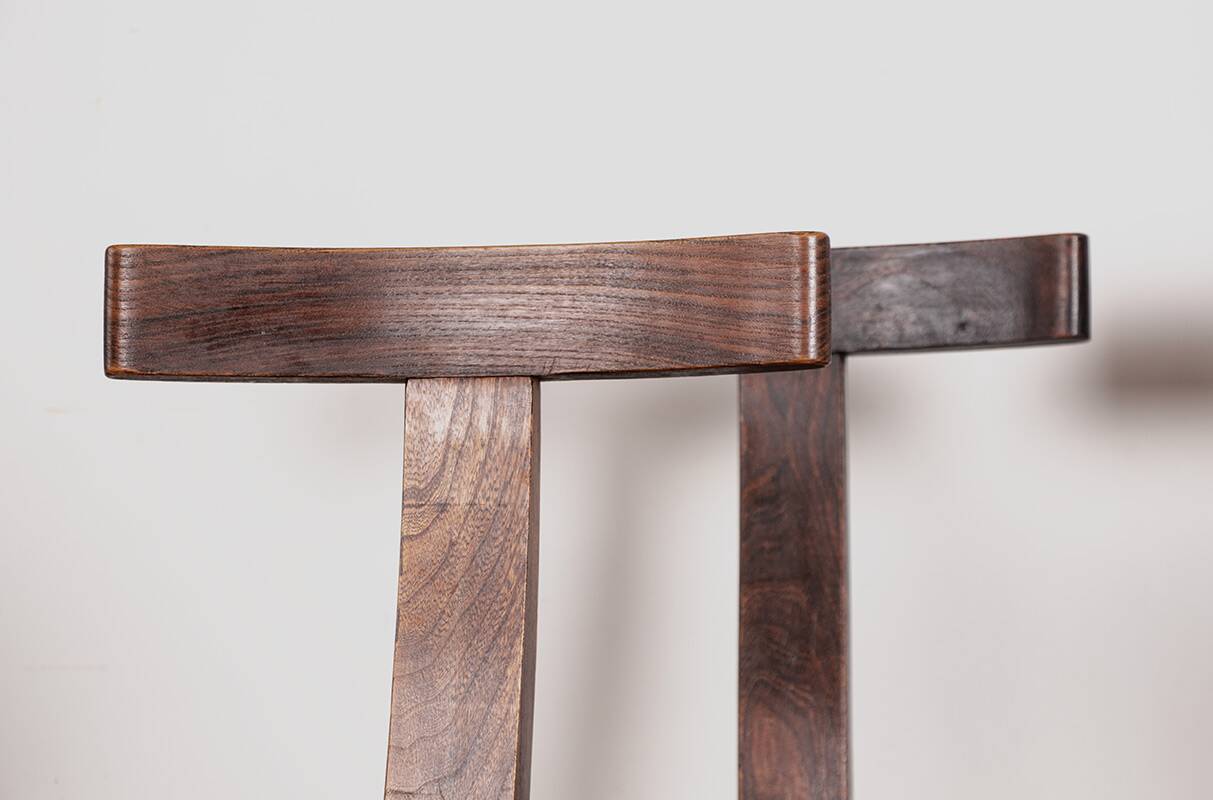 Set of 4 Scandinavian chairs in solid Elm, model T in the style of Olavi Hannin.