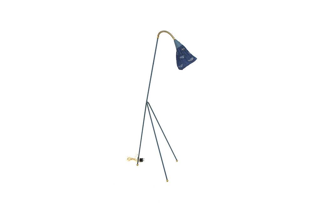 Lampadaire scandinave "tripode" en métal, Suède, 1950