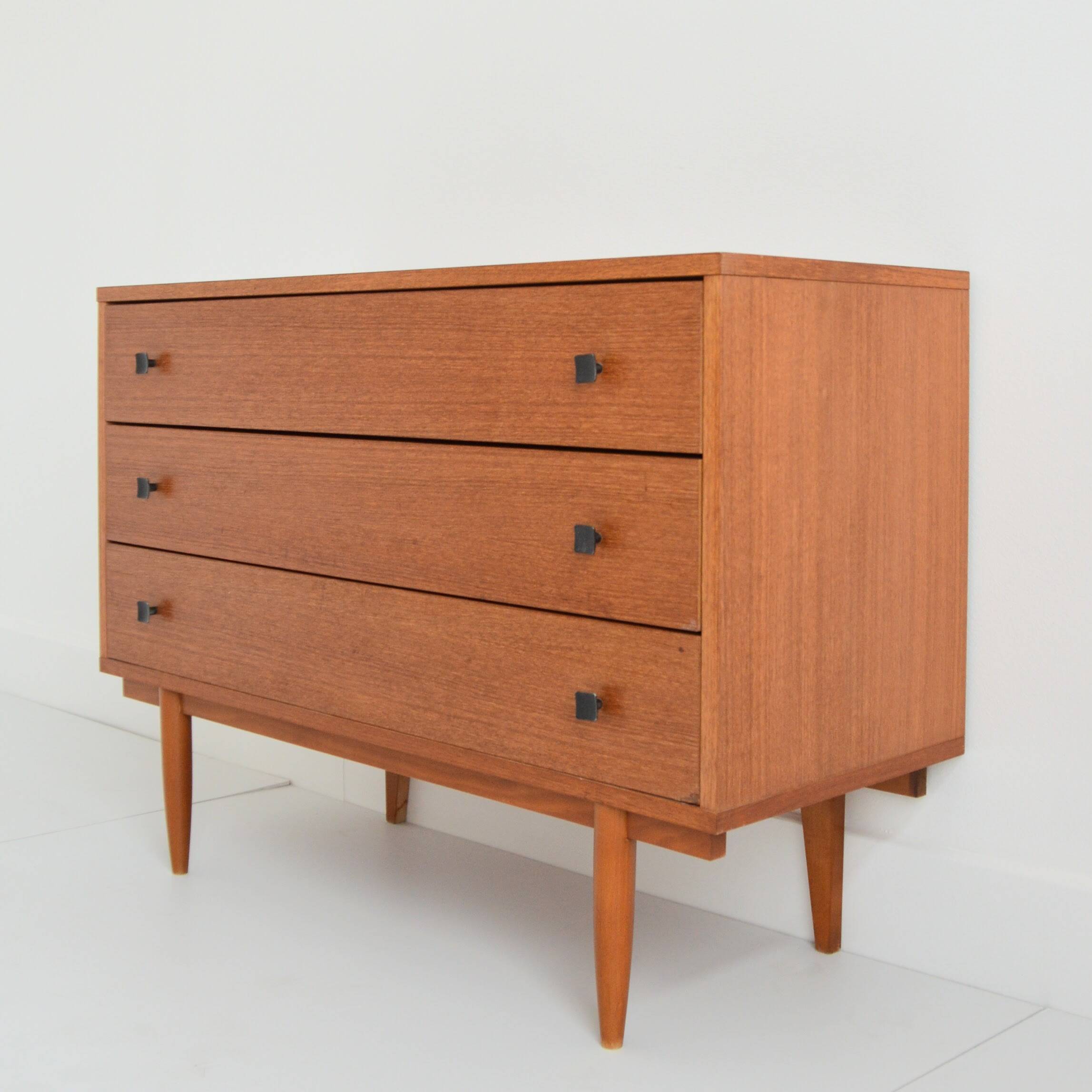 Vintage 1950s 3-drawer chest of drawers