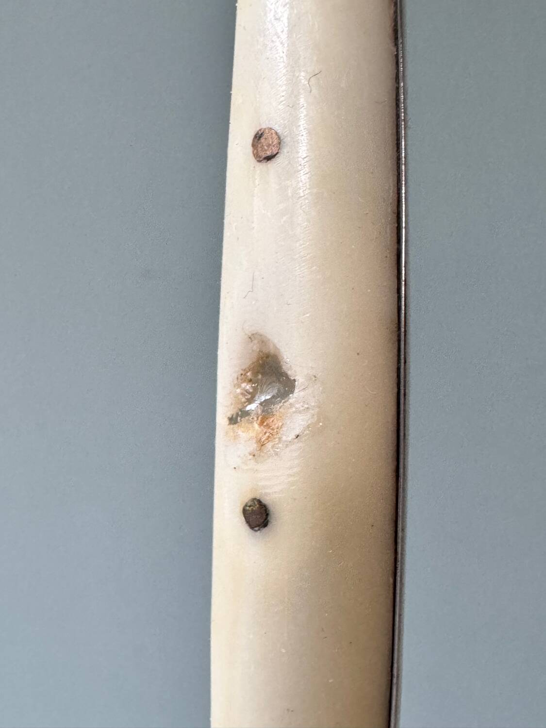 Series of 11 vintage serrated table knives