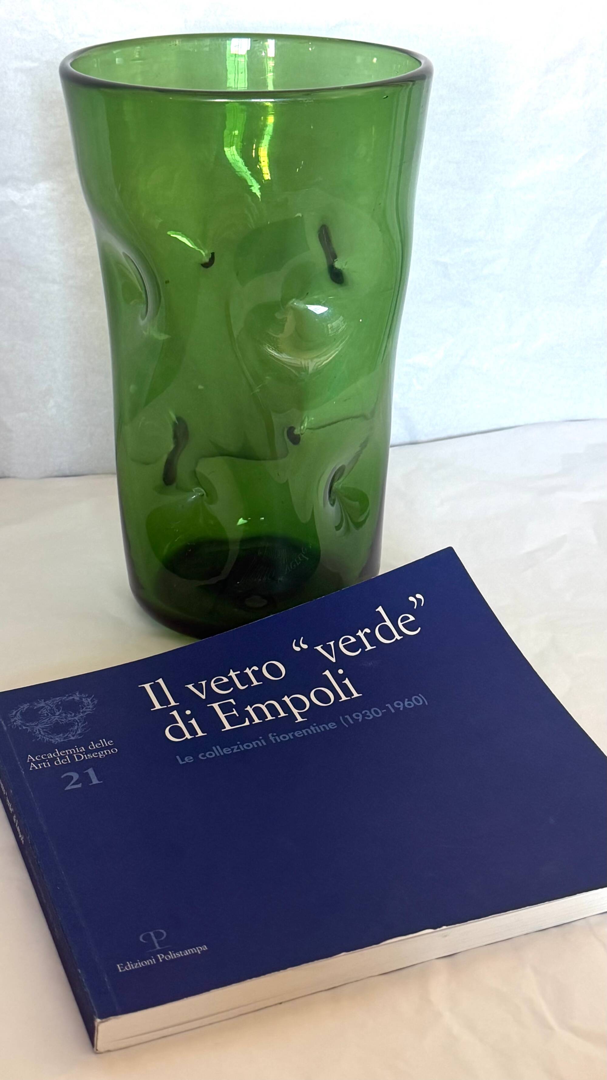 Vase cylindrique en verre soufflé à la main vert par Vetrerie Empolesi, Italie
