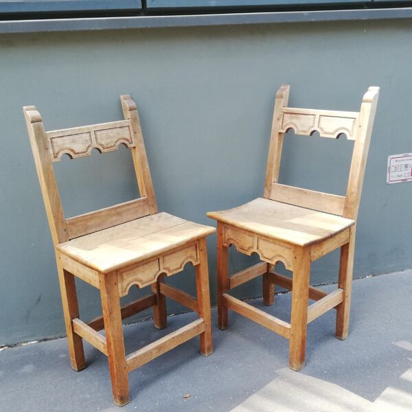 Paire de chaises rustiques vintage