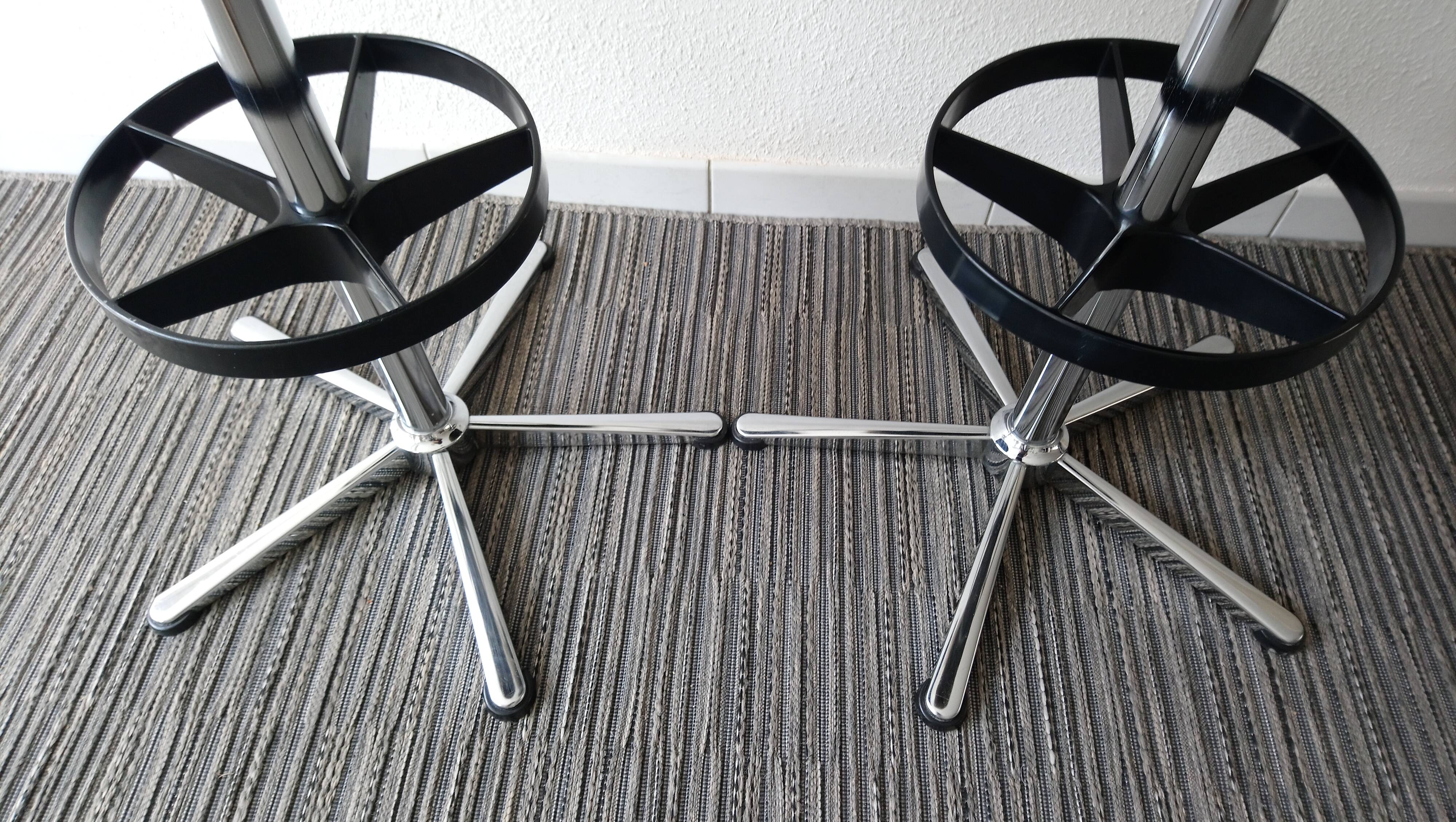 Paire de tabourets haut de bar années 70/80