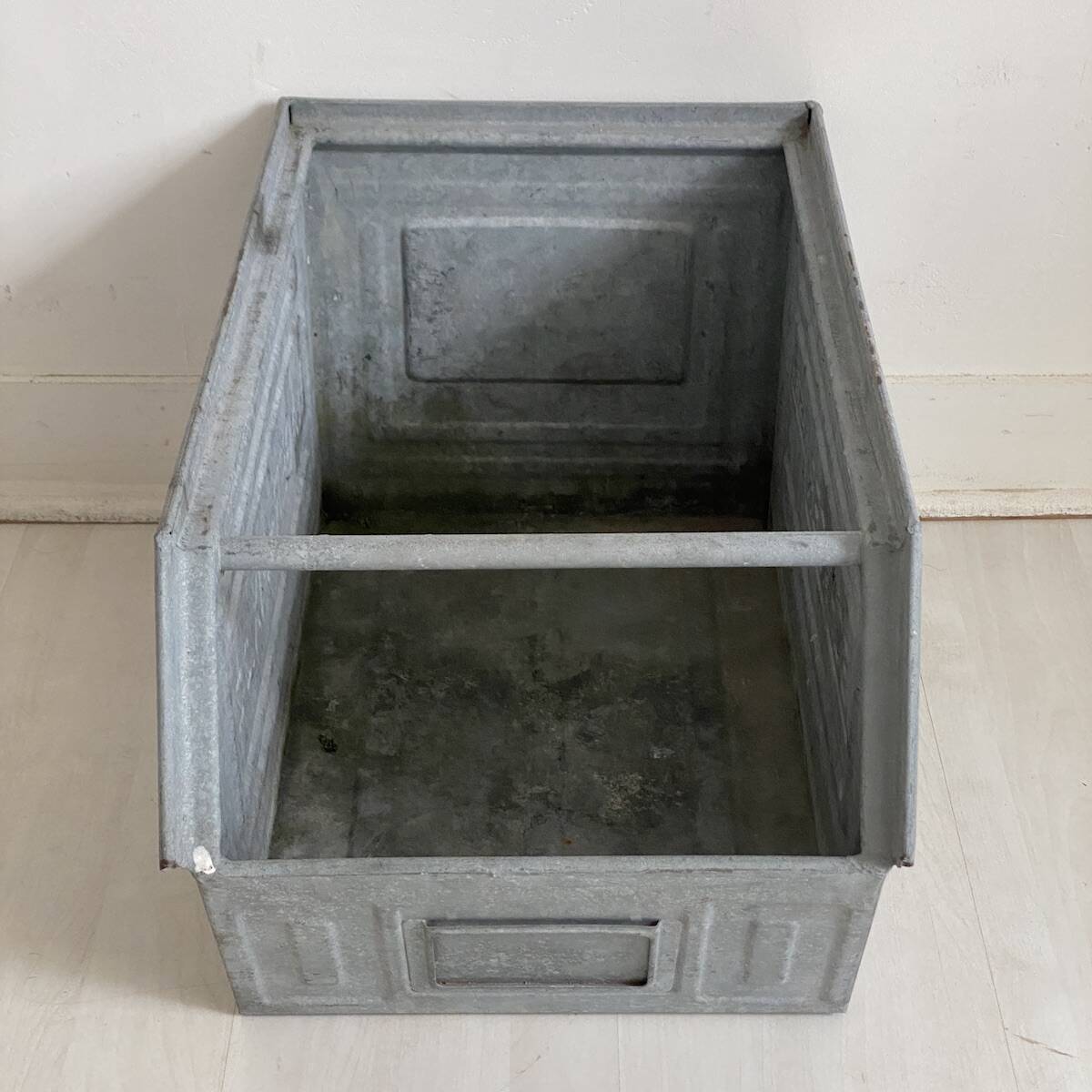 Metal industrial box