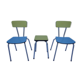 Chaises et tabouret en formica jaune et bleu