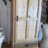 Parisian locker room