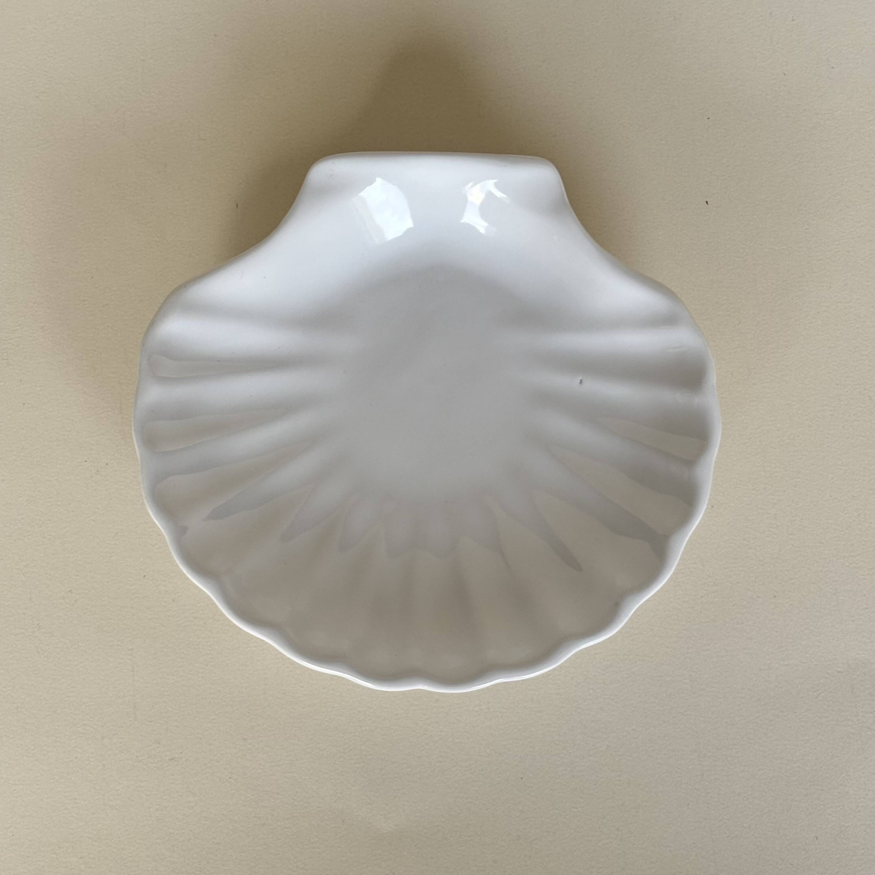 Vintage shell dish