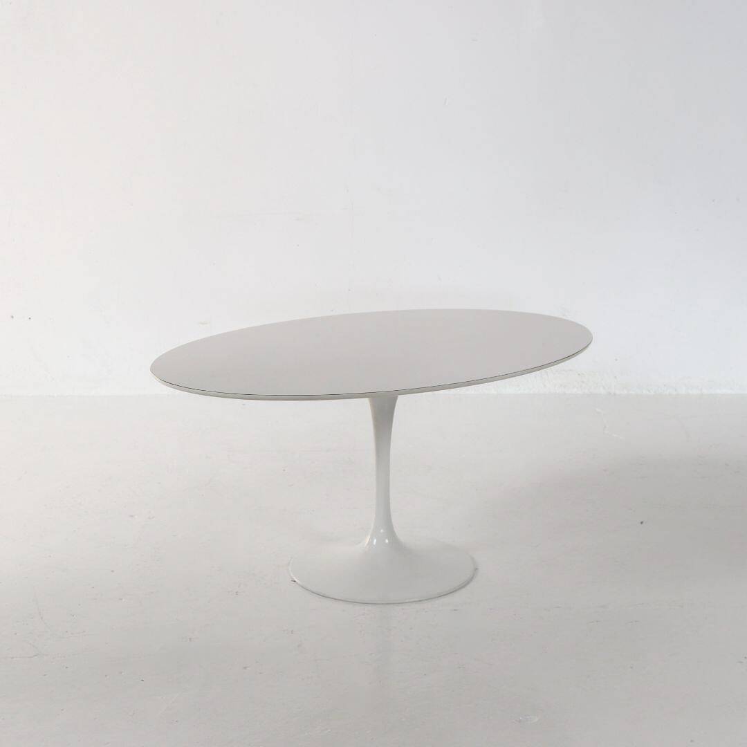 Tulip Coffee Table by Eero Saarinen for Knoll International 1970s