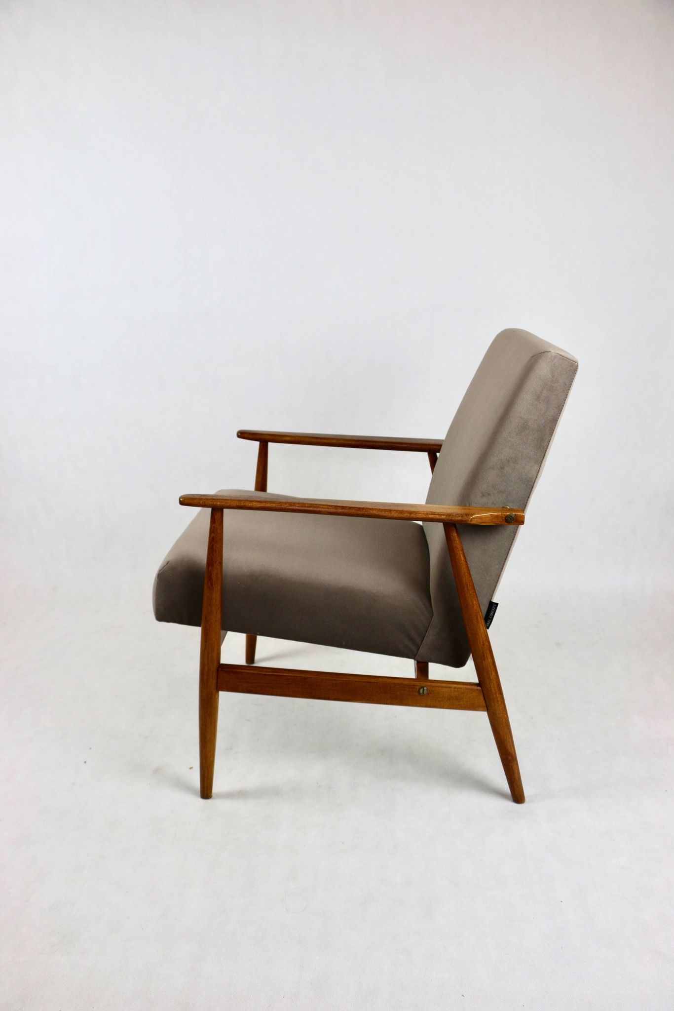 Fauteuil Lis, années 1970, velours marron chocolat clair Jade