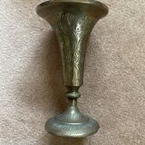 Vase indien en laiton gravé