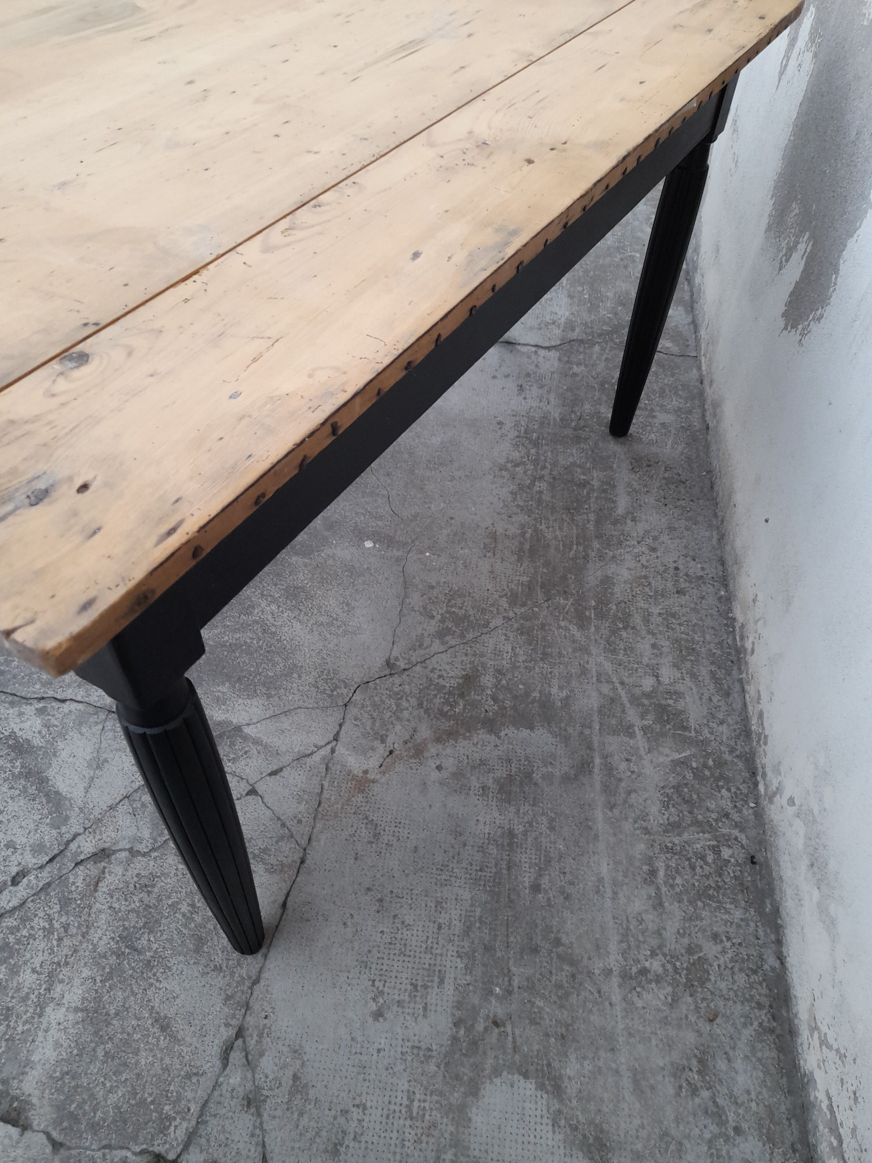 Table de ferme ancienne patiné noir -1m30