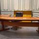 Grand bureau de la marque ORDO en palissandre vintage