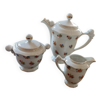 Vichy brand porcelain set