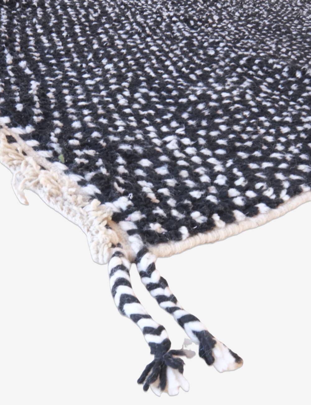 Tapis Noir à pois - 304 x 225 cm