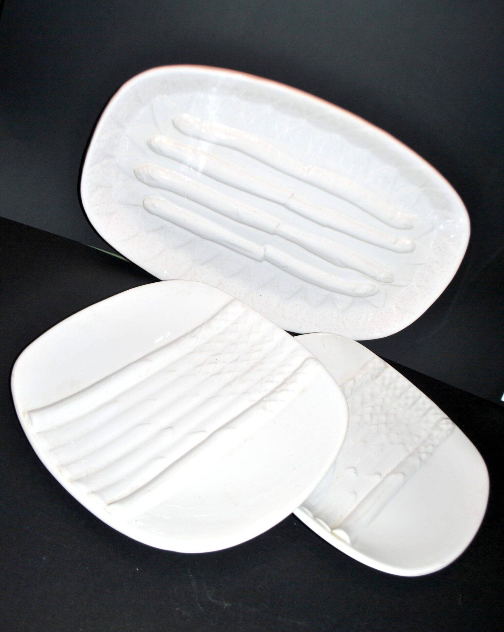 Asparagus set: 2 plates + asparagus dish in antique earthenware