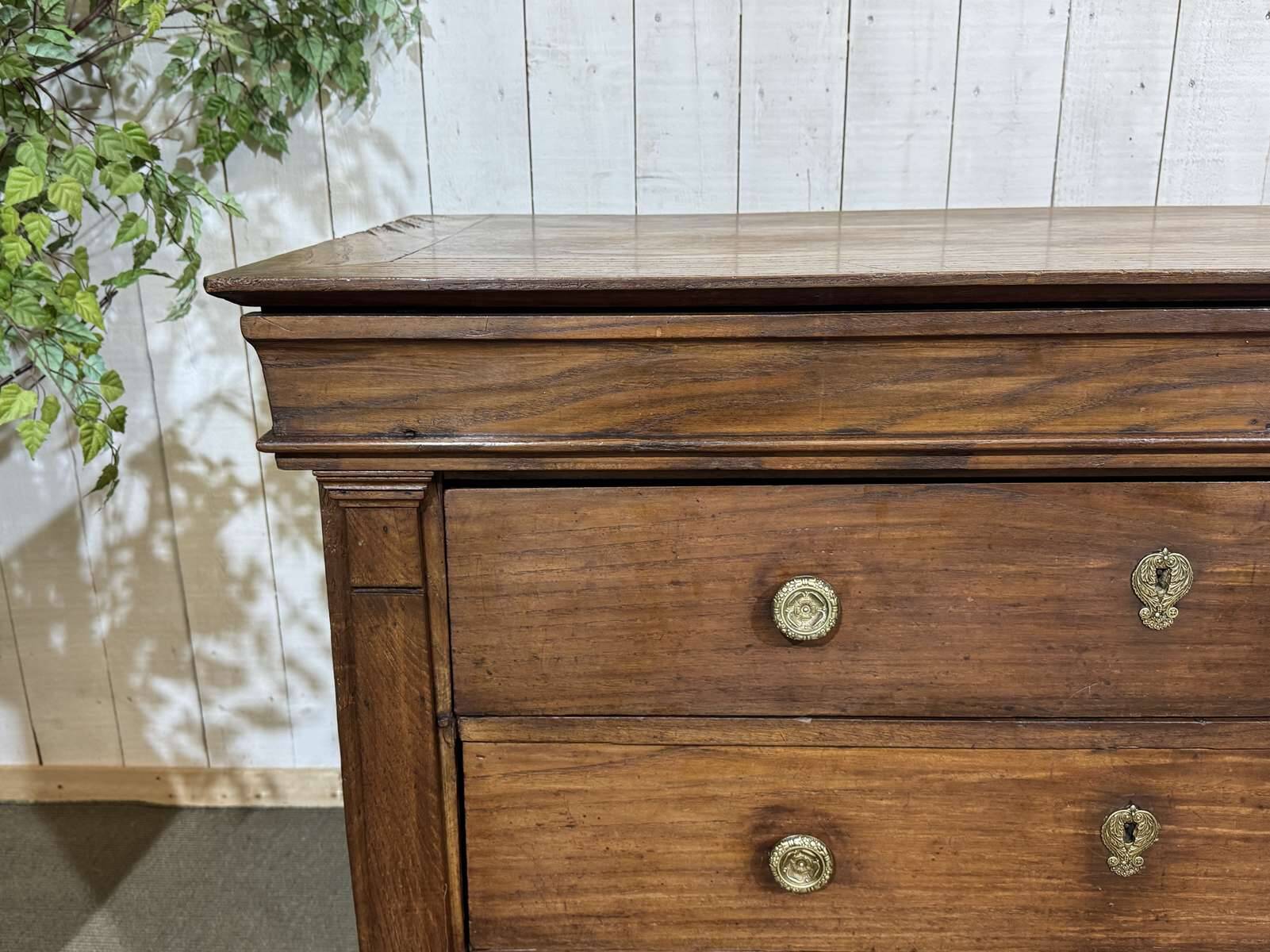 Commode Restauration 19ème en châtaigner