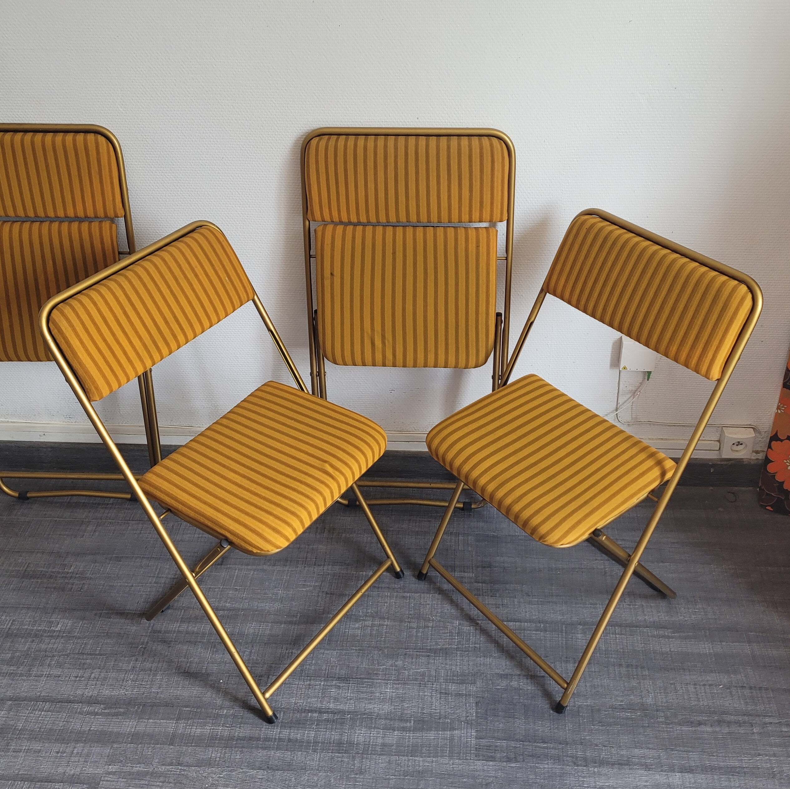 4 vintage Lafuma folding chairs