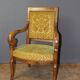 Paire de fauteuils restauration en noyer XIX