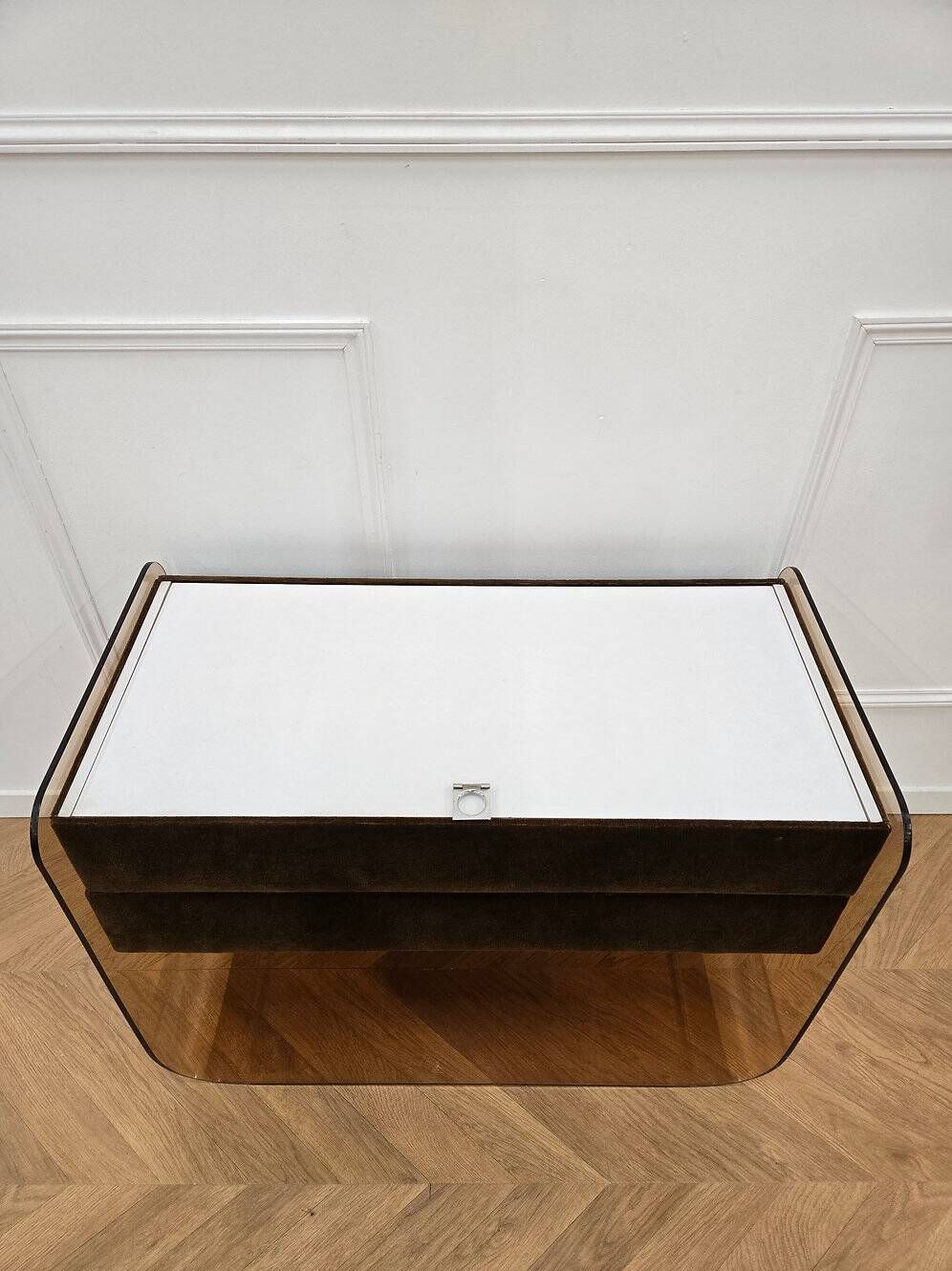 Commode / coiffeuse et chevet en plexiglass