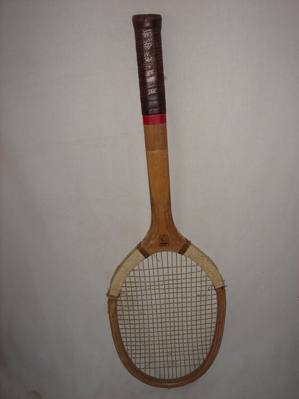 Old quides vivah wooden tennis racket, 1920/1930