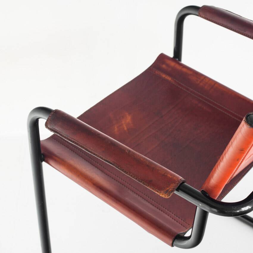 Cantilever chairs model MG5 in leather edition by Matteo Grassi. Italy, 90s