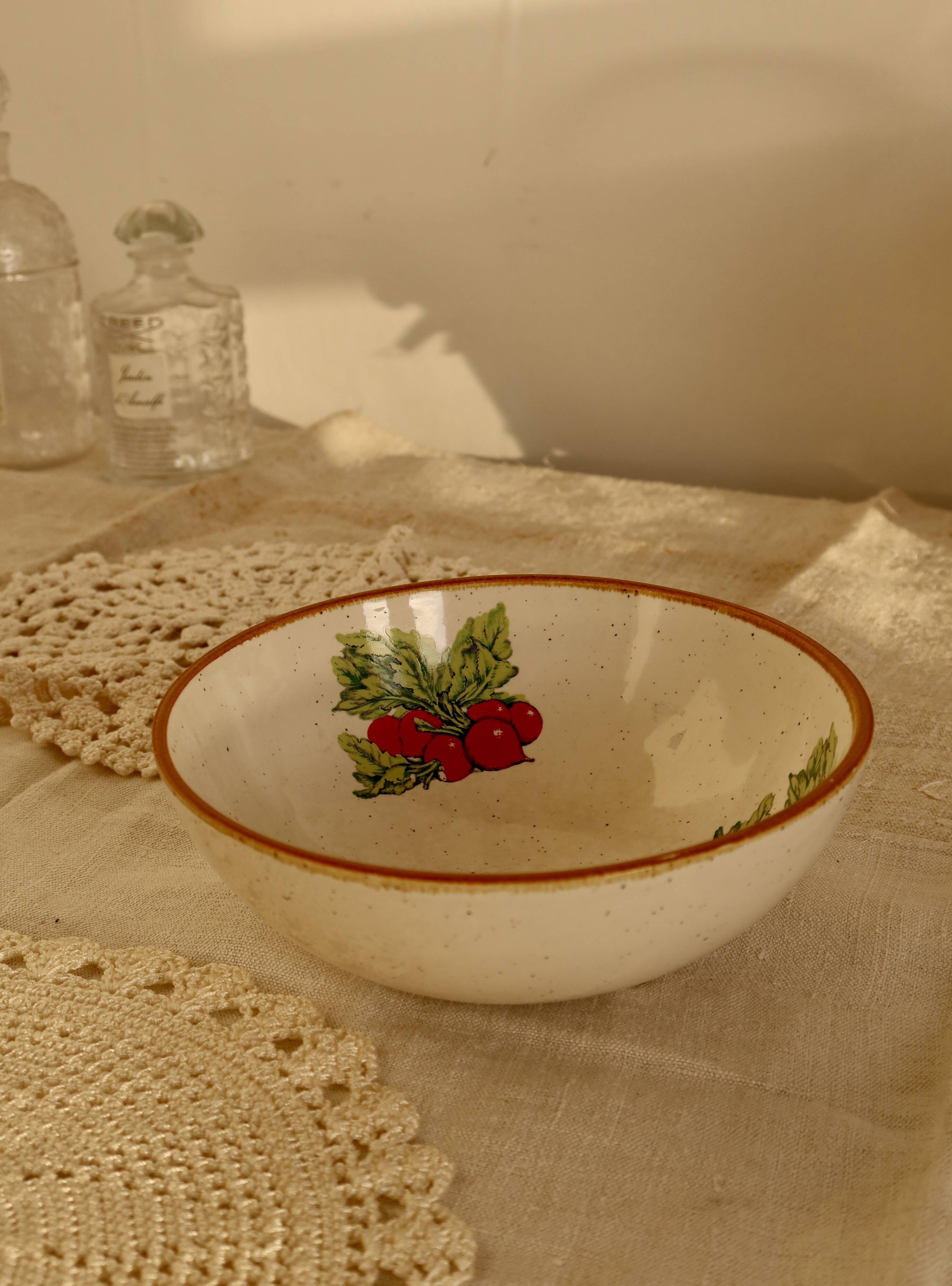 Small vintage ceramic drainer with radish pattern stoneware effect