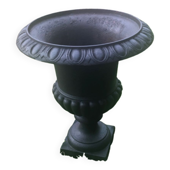 Medici cast iron vase