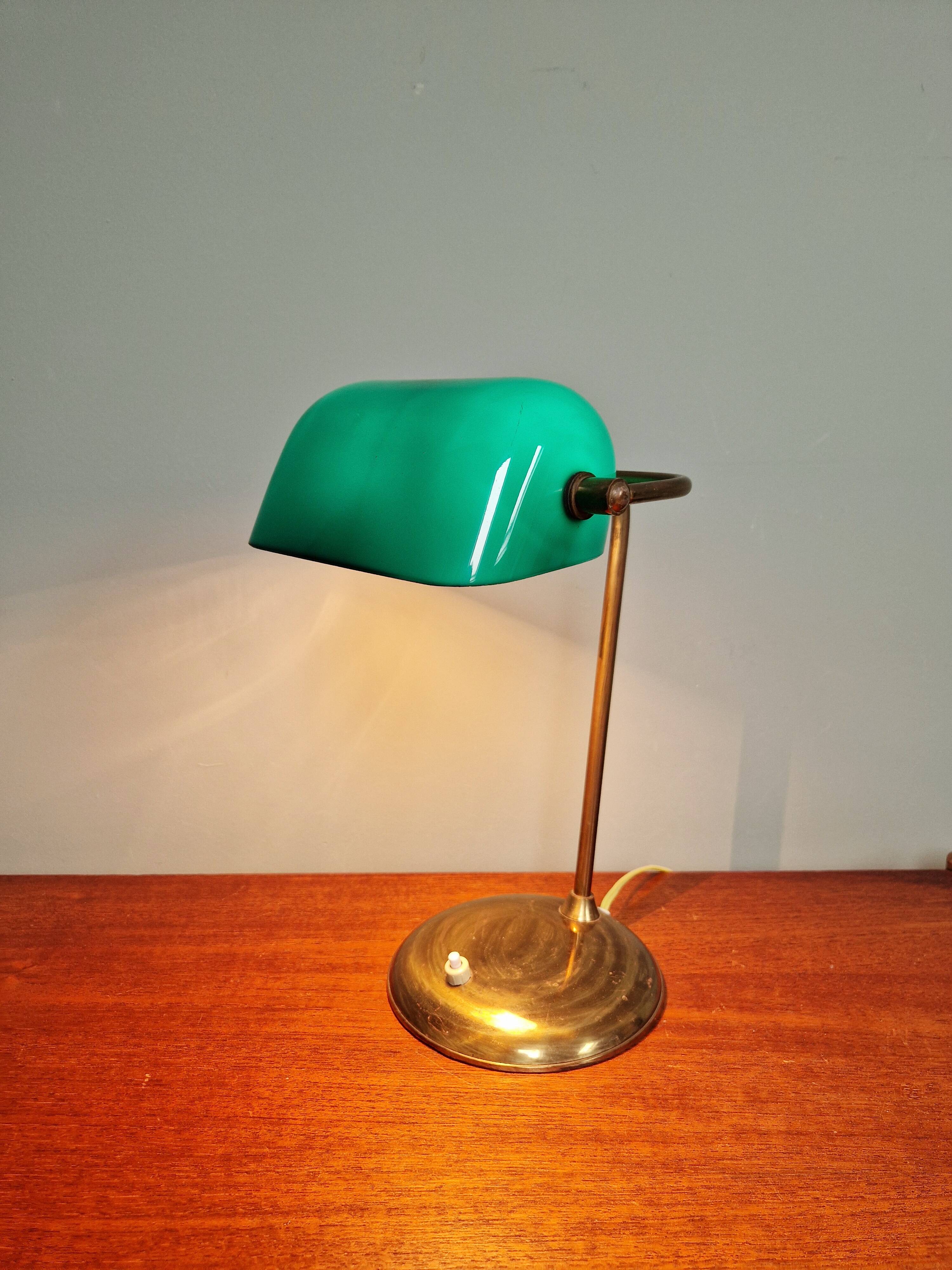 Banker's lamp in brass and green opaline, 1930s