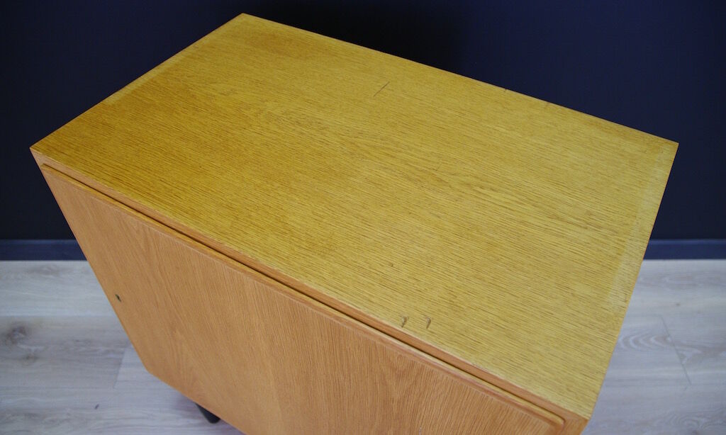 Dresser Carlo Jensen