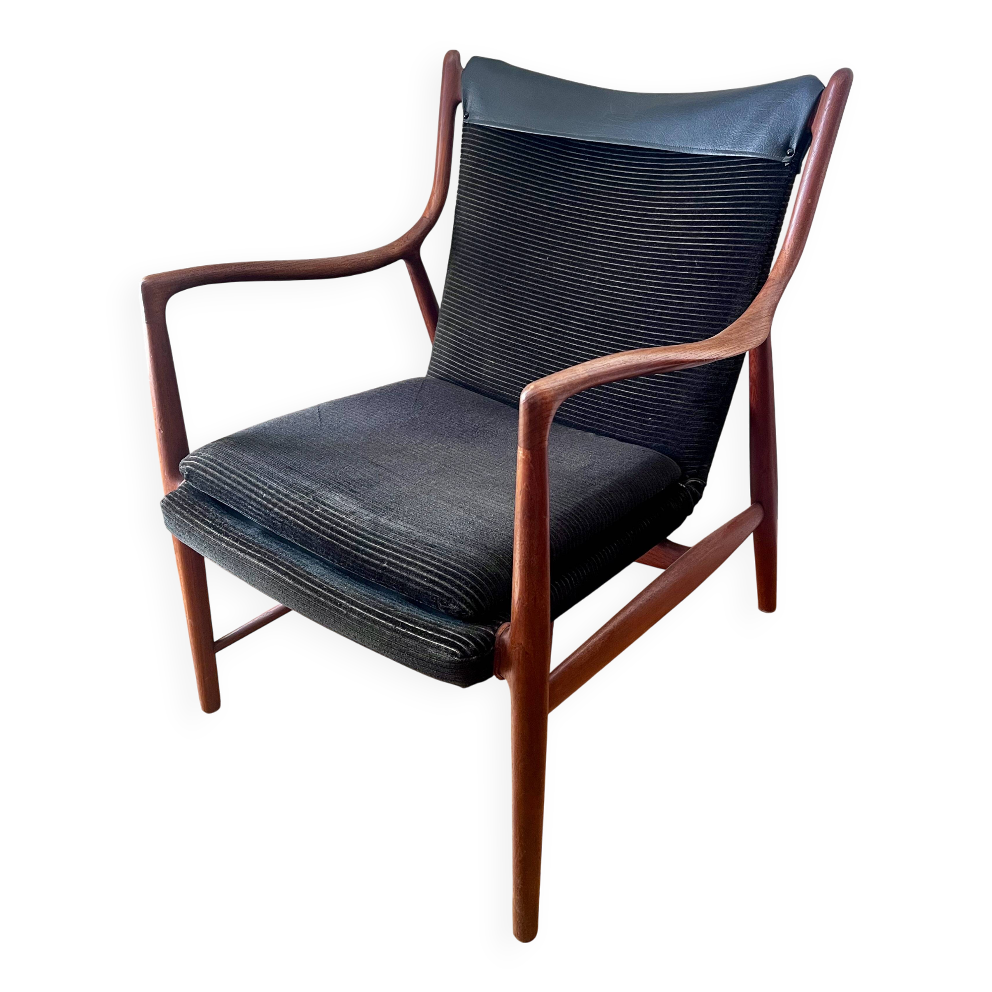 Armchair model "FJ 45" by Finn Juhl (1912-1989) designed in 1945