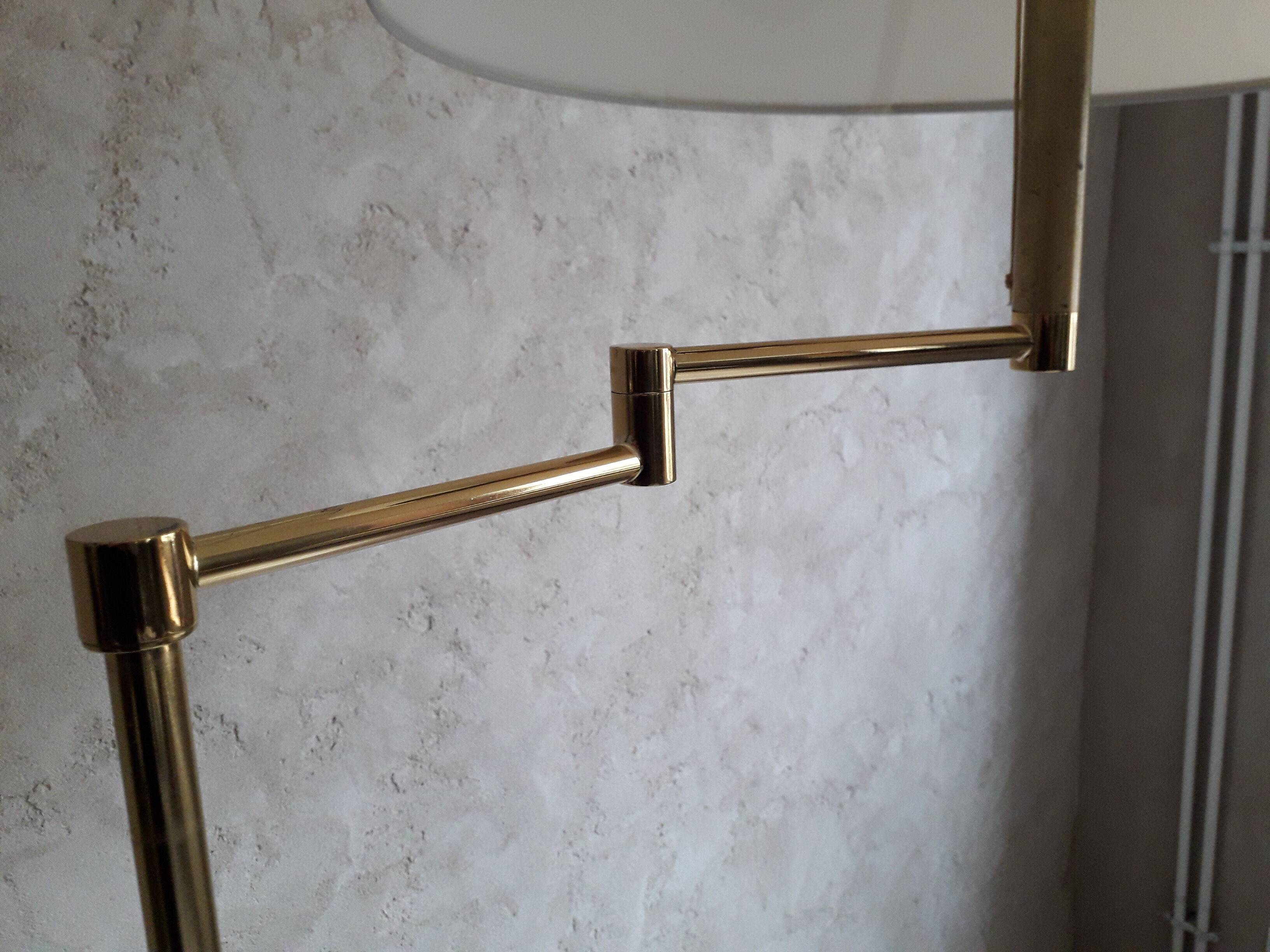 Double lighting brass floor lamp