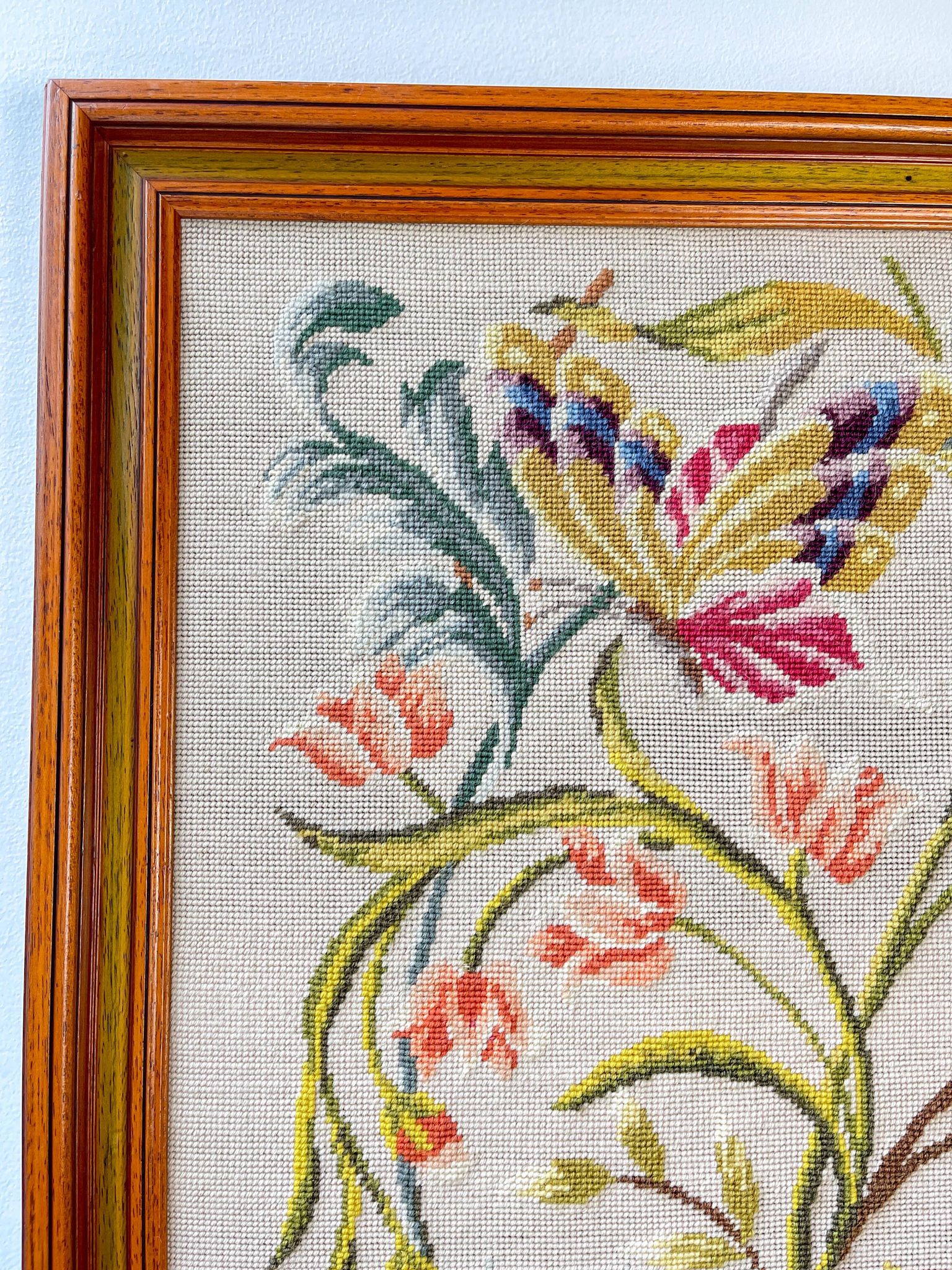 Vintage Floral Canvas Tapestry - Retro Wall Hanging Embroidery