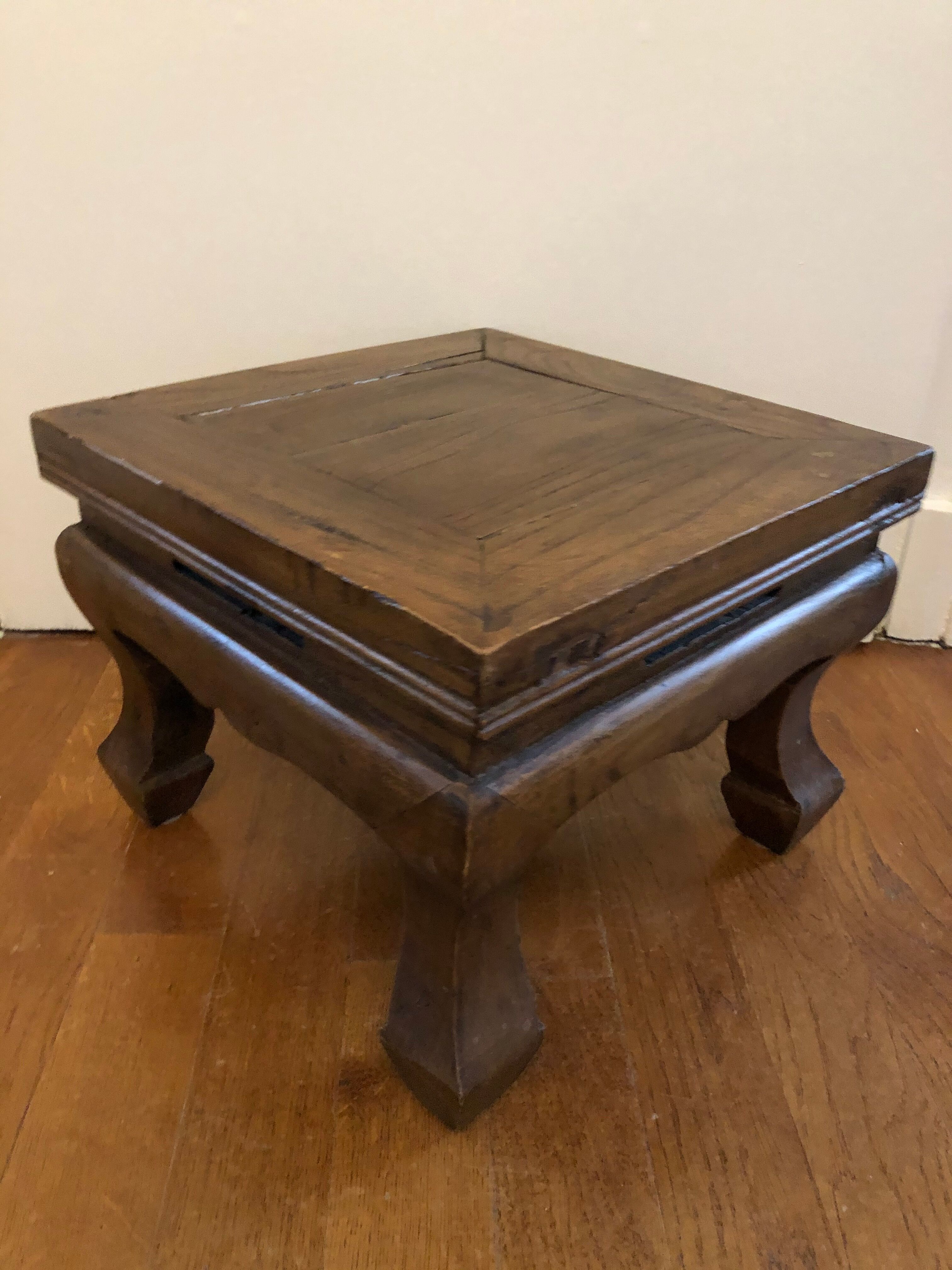Wooden Asian sellette