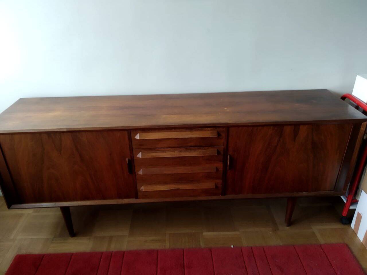 Low sideboard in a 1960s enfilade style in teak (Swedish designer Ib Kofod Larsen)