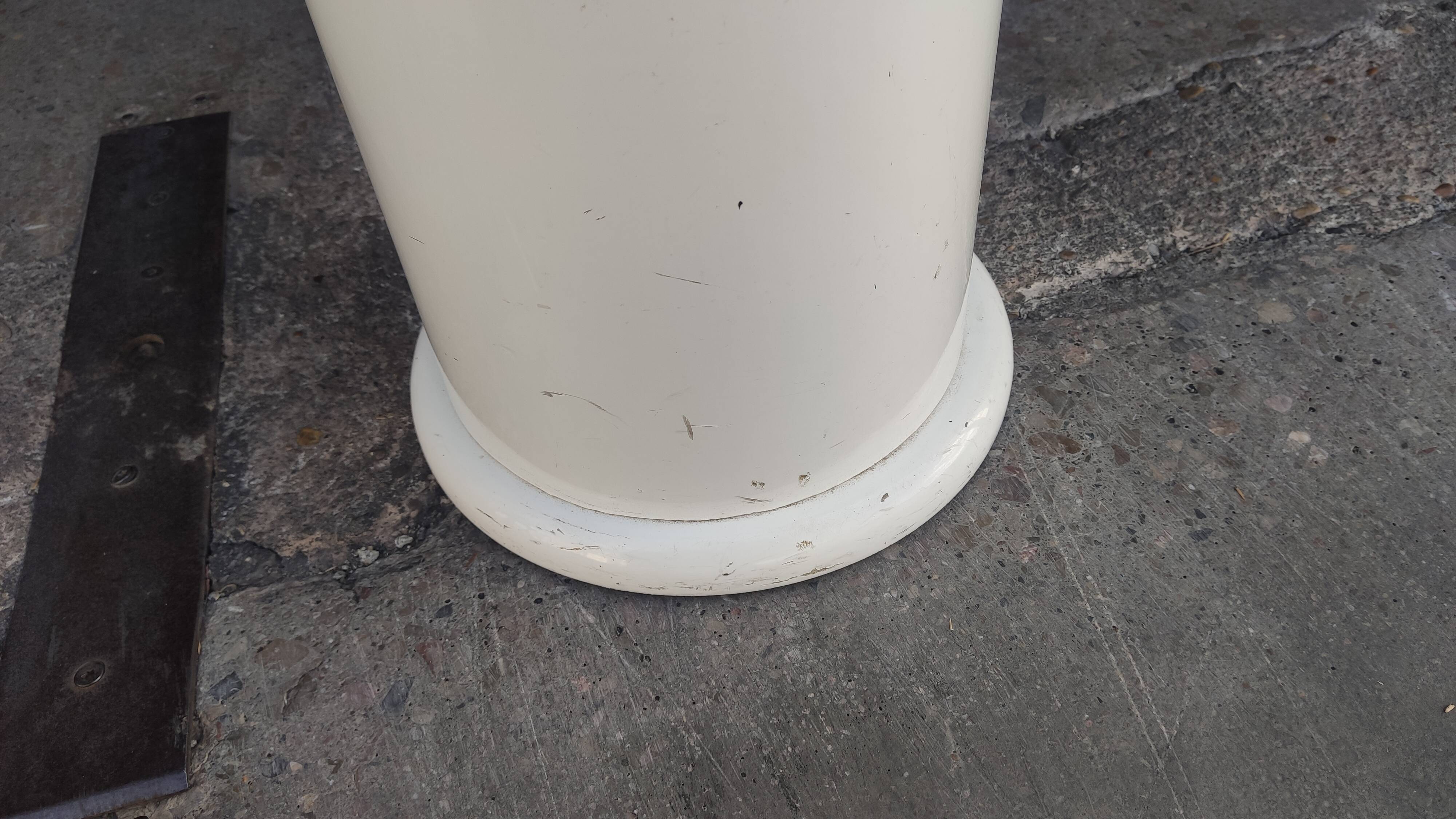 Lipstick floor mirror