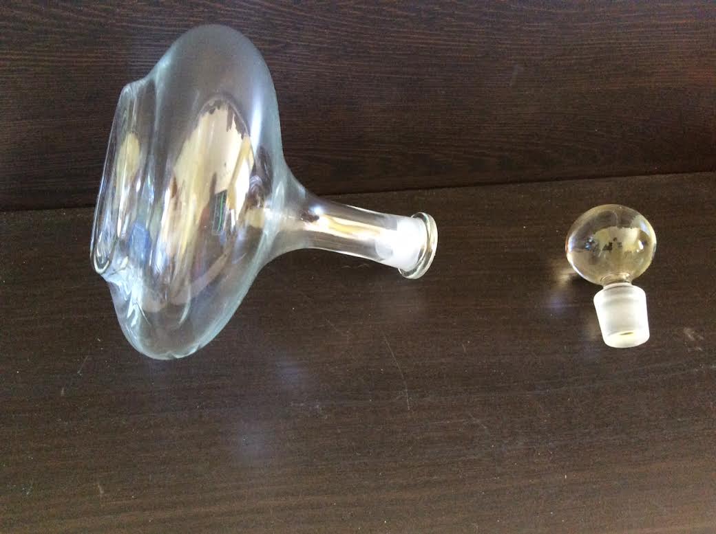 Mouth-blown glass decanter