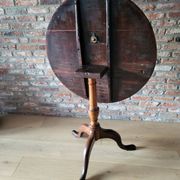 English table with a tilting top, 19th century.