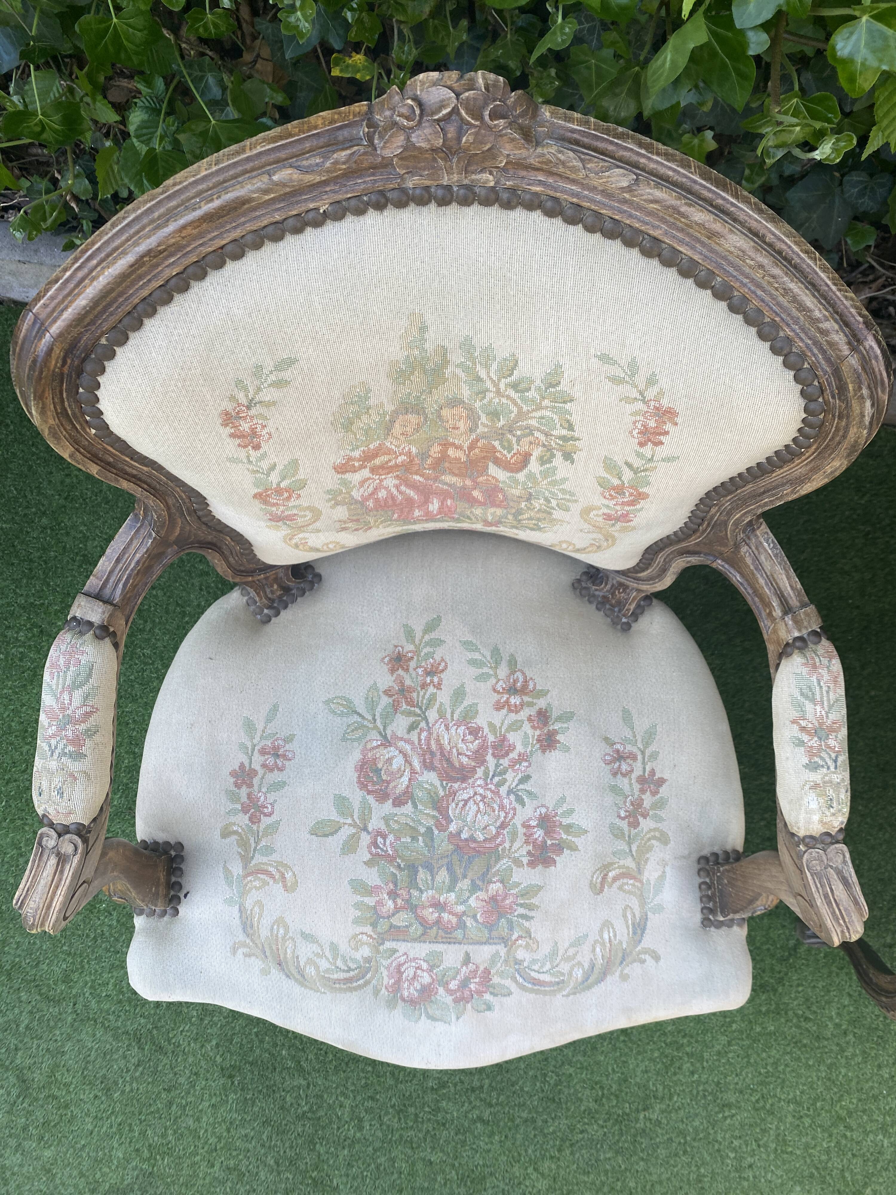 Basket bed and its two armchairs