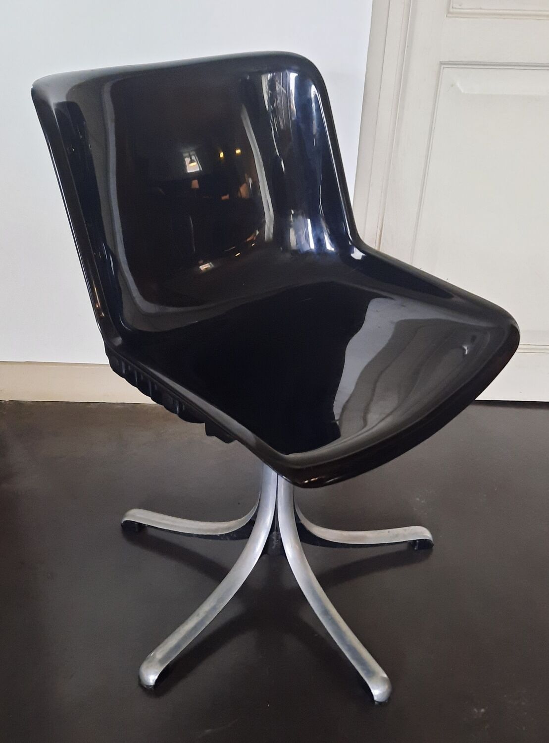 Office chair Modus by Osvaldo Borsani by Tecno