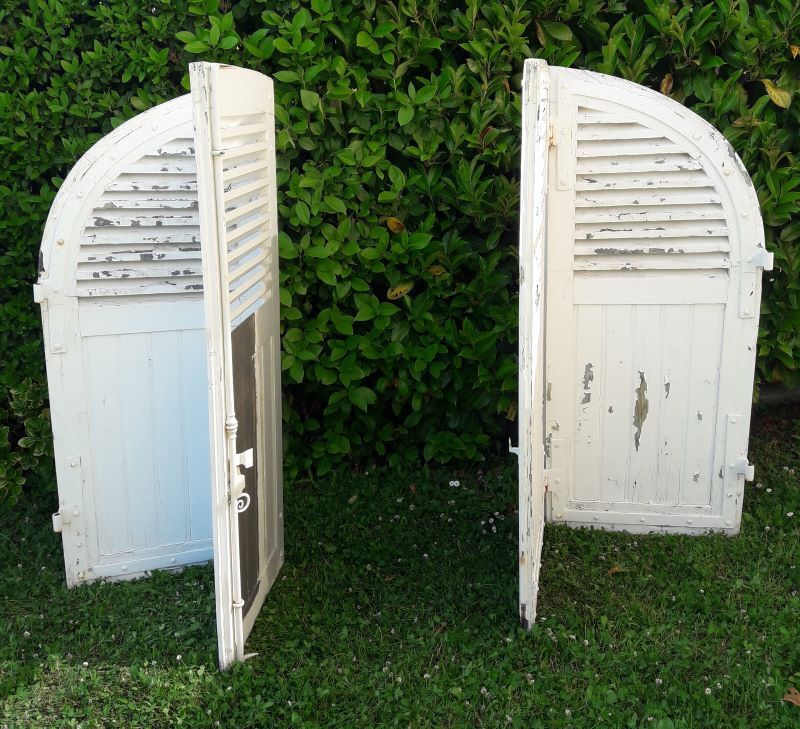 Curved shutters oak and fir H156xL245
