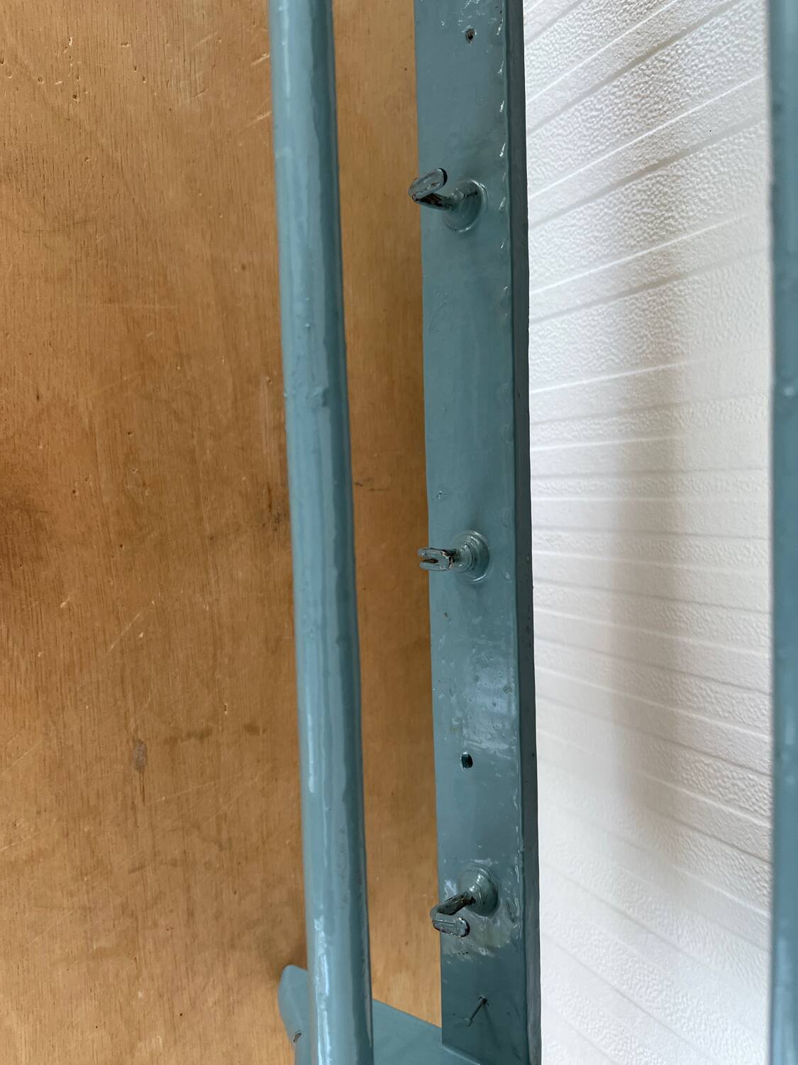Set of 2 shelves and 1 vintage coat rack