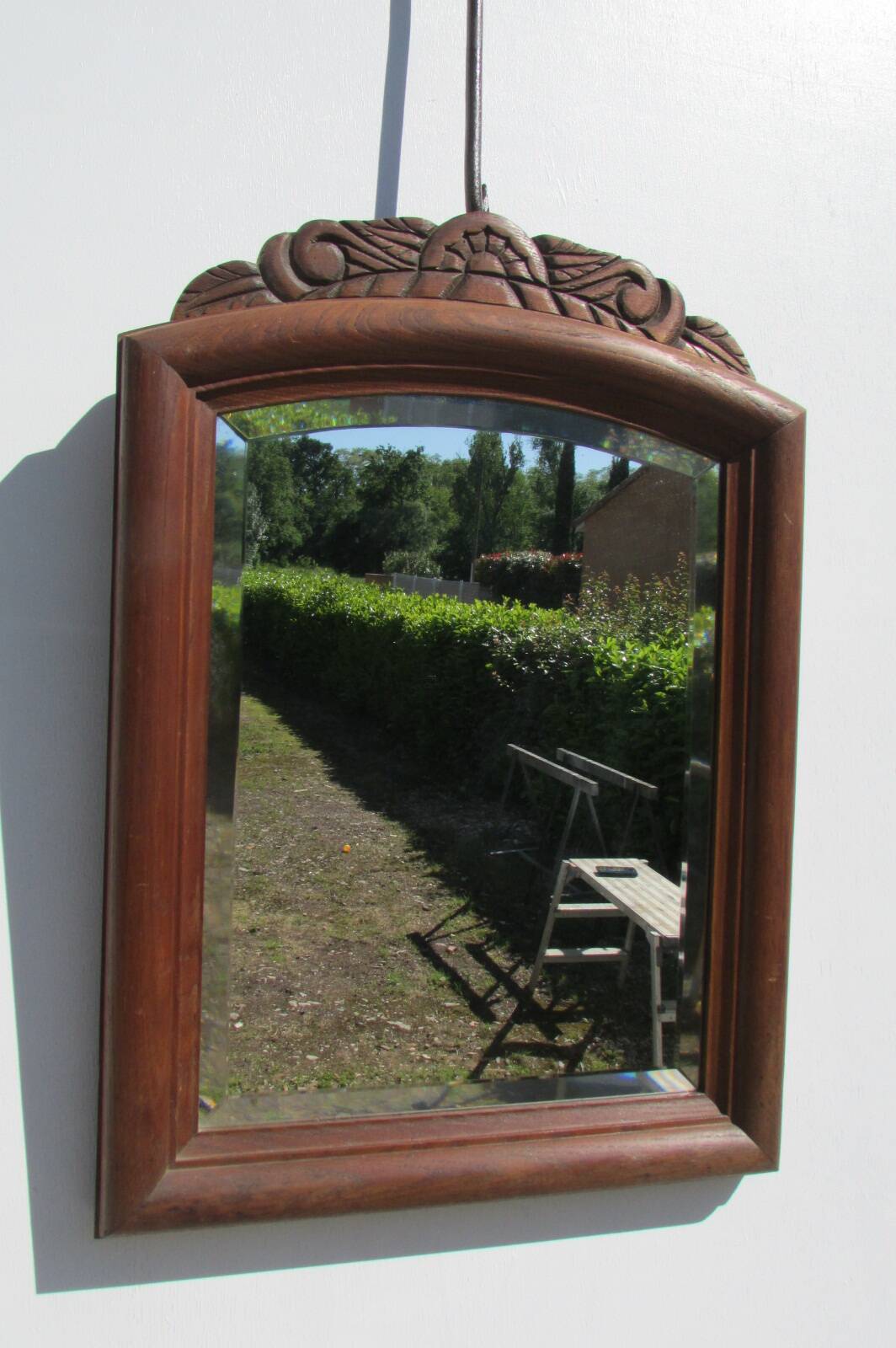 Small mirror 1900s, sober in walnut