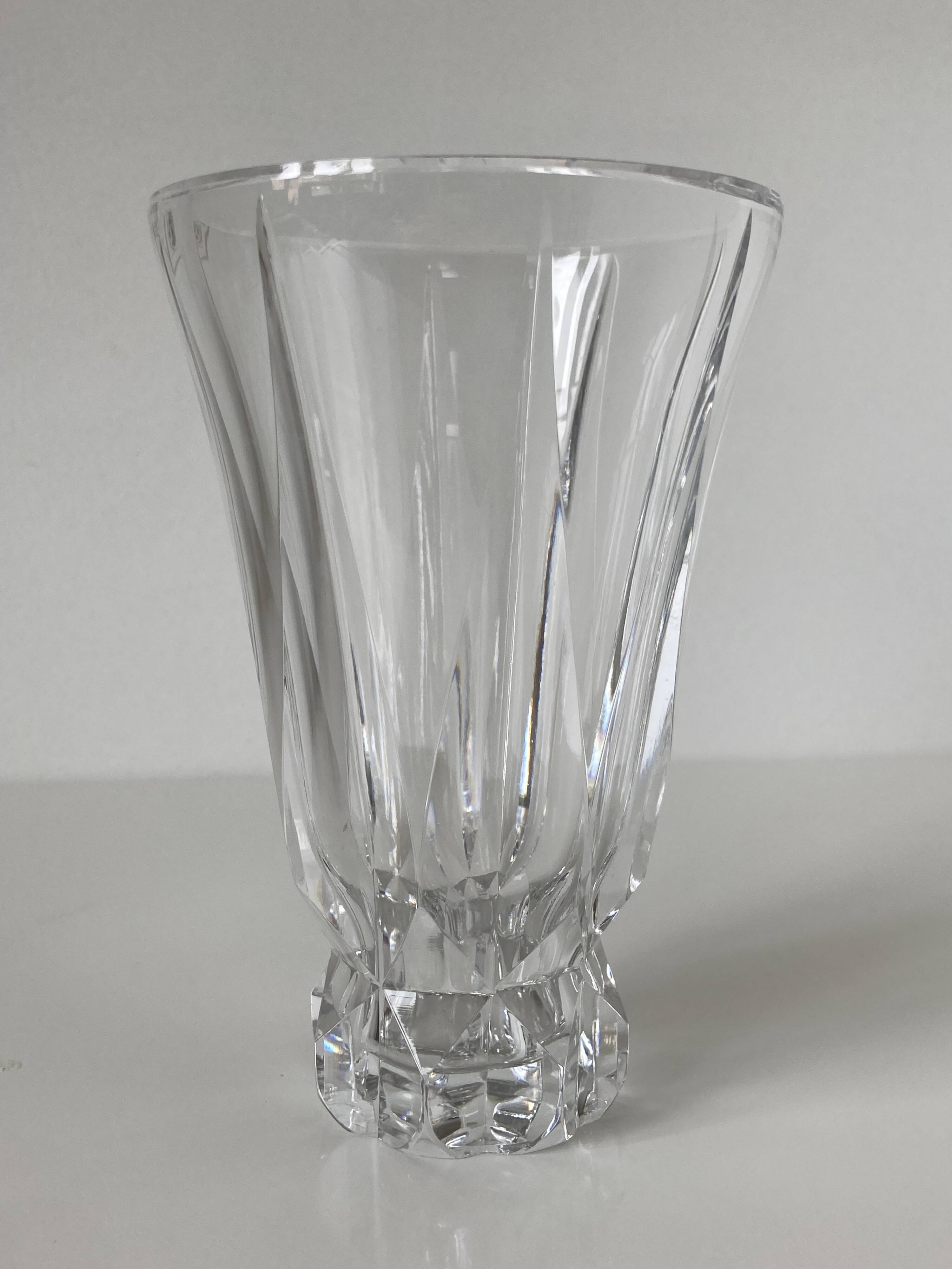Colourless crystal vase from the Saint-Louis house, model from 1967.