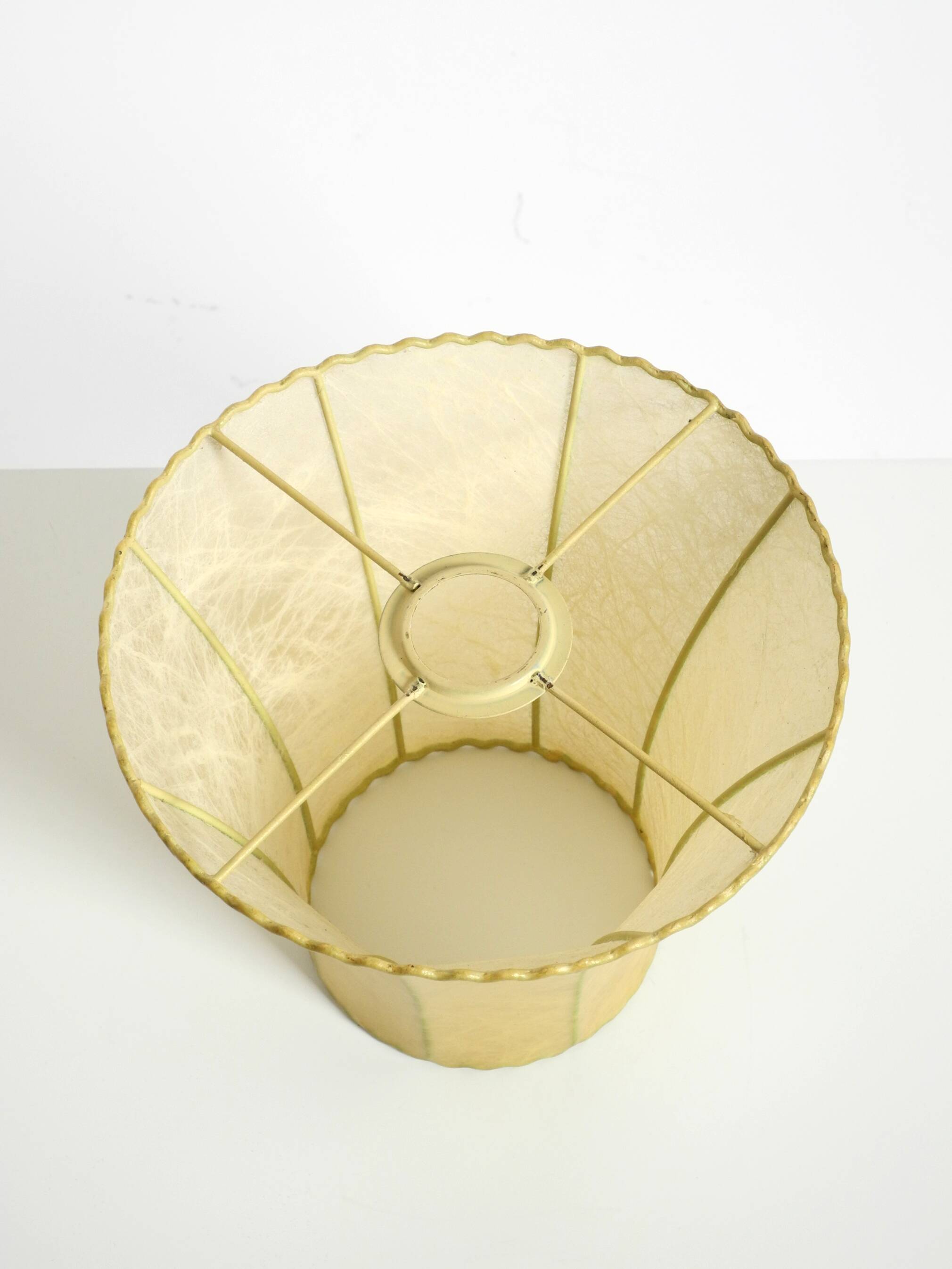 Beautiful 1960s orange ceramic table lamp with Cocoon shade | Made in Italy