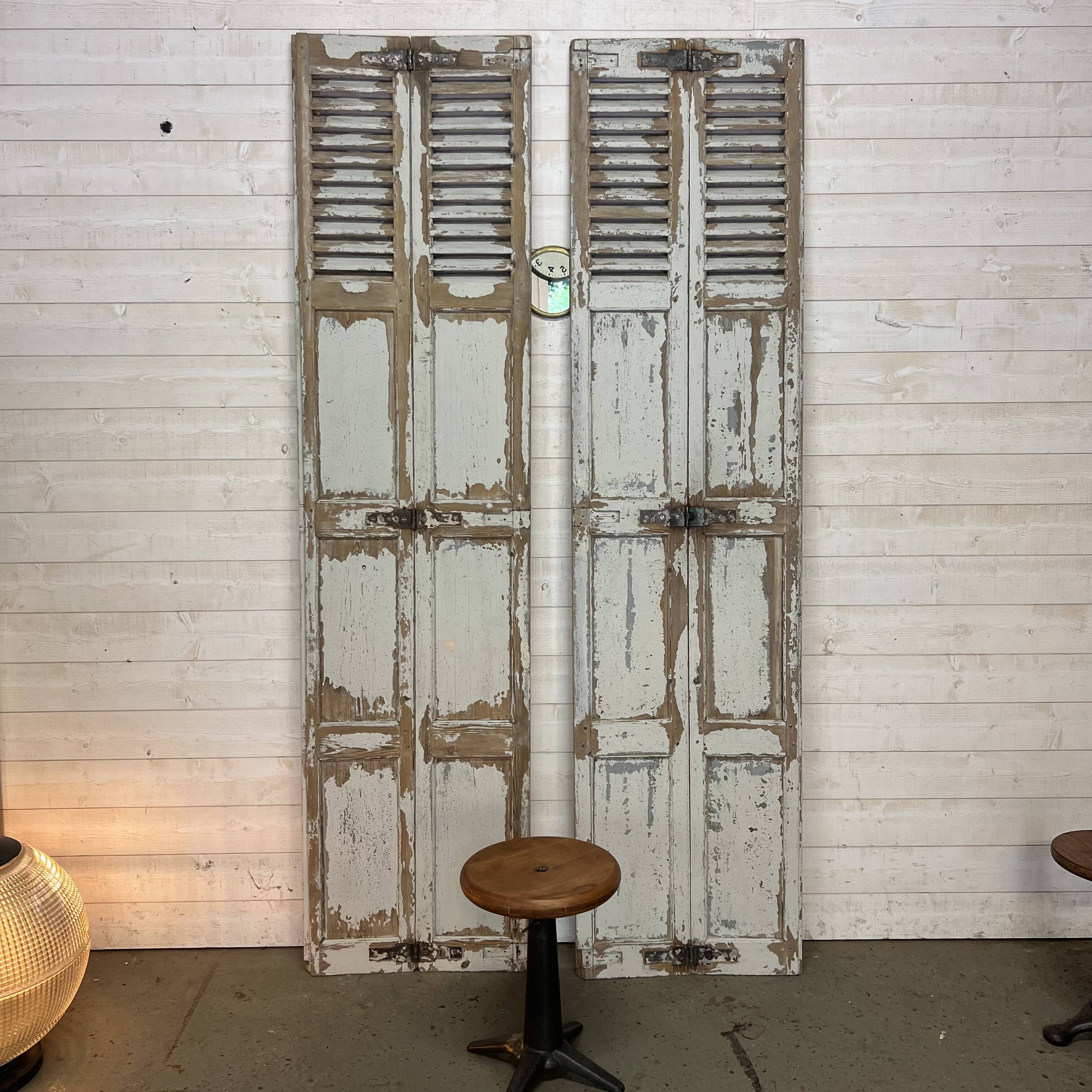 Ancienne persiennes volets patinées