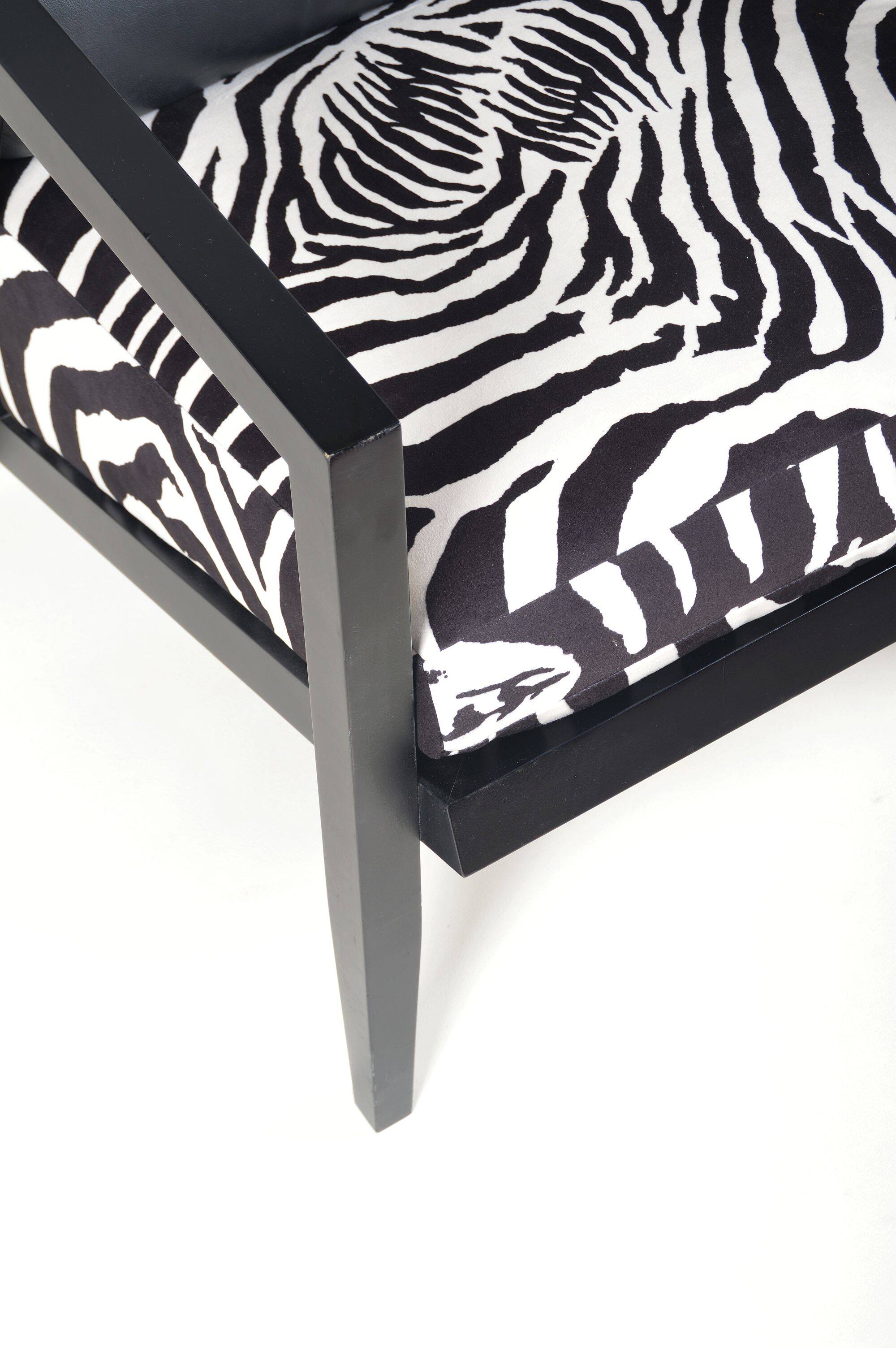 Astoria HB lounge chair by Franco Bizzozzero for Bonacina Pierantonio, 1999