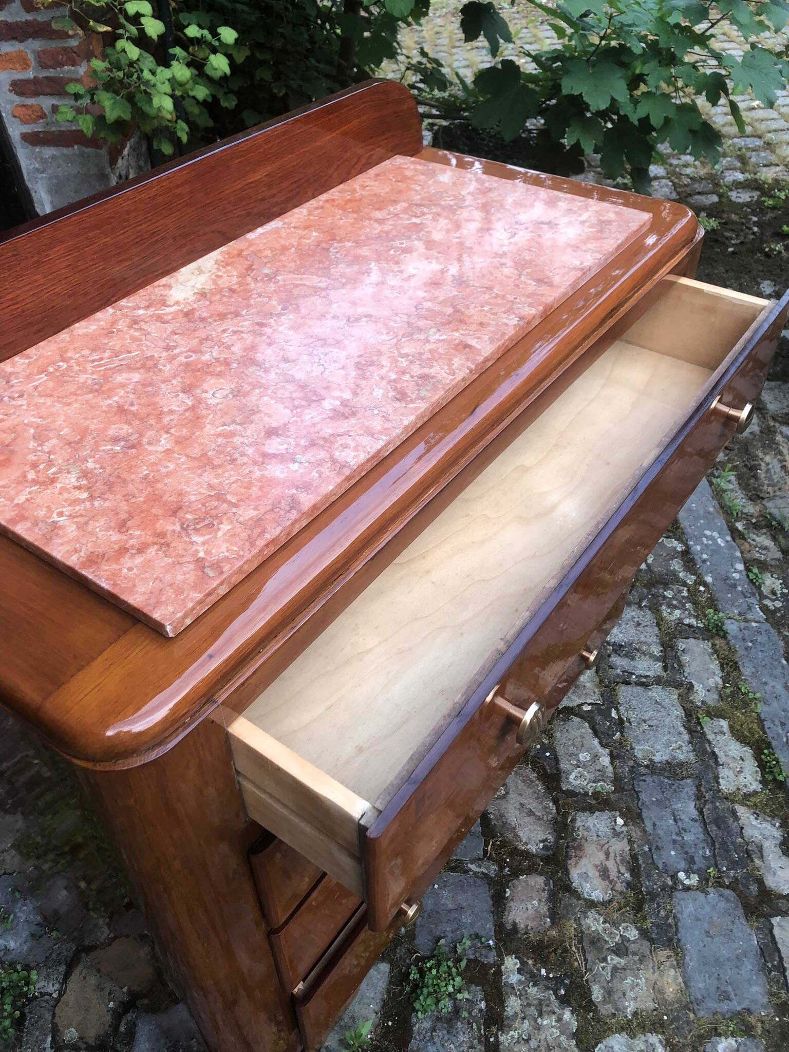 Art Deco chest of drawers