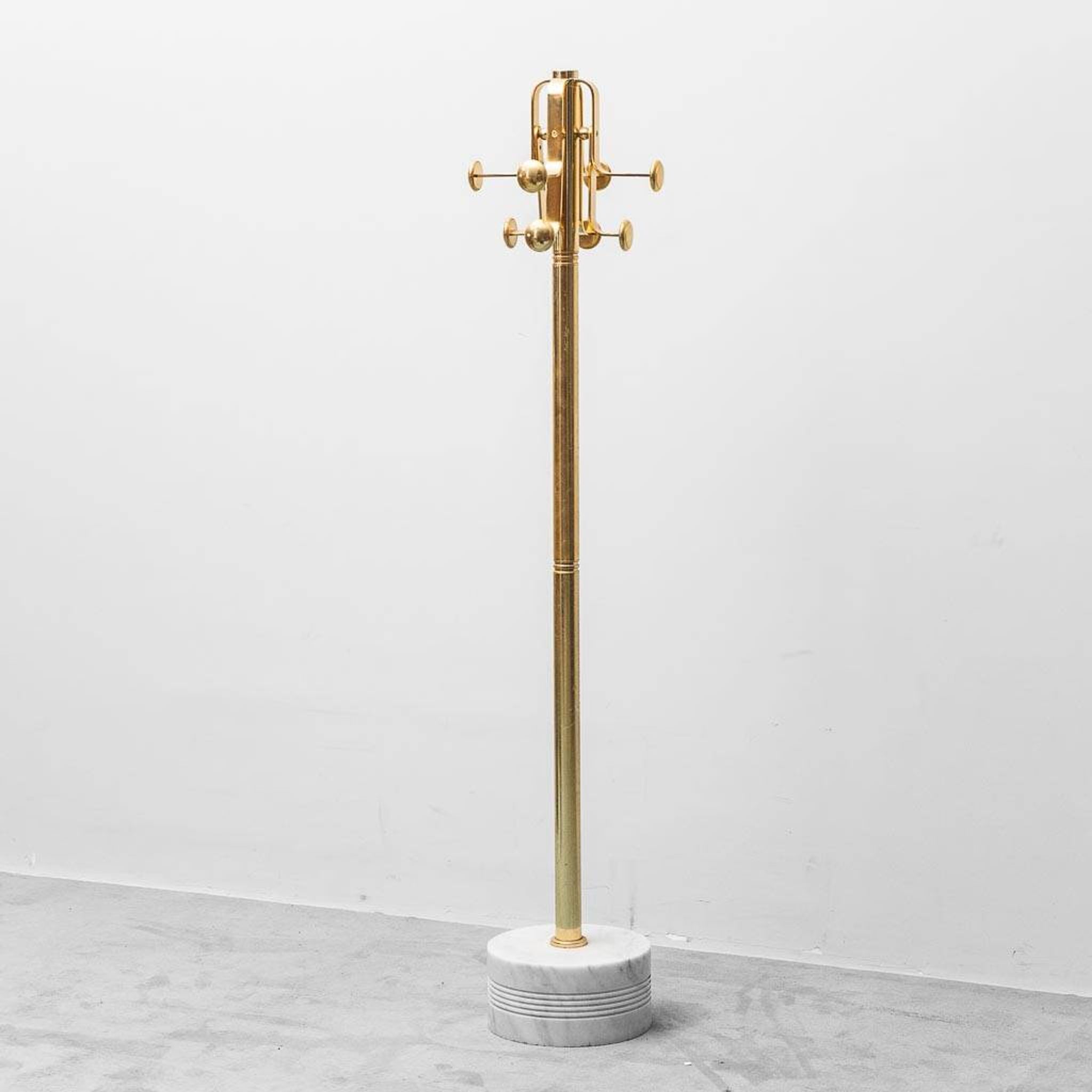Freestanding coat rack in metal and marble base 1970s vintage modernism