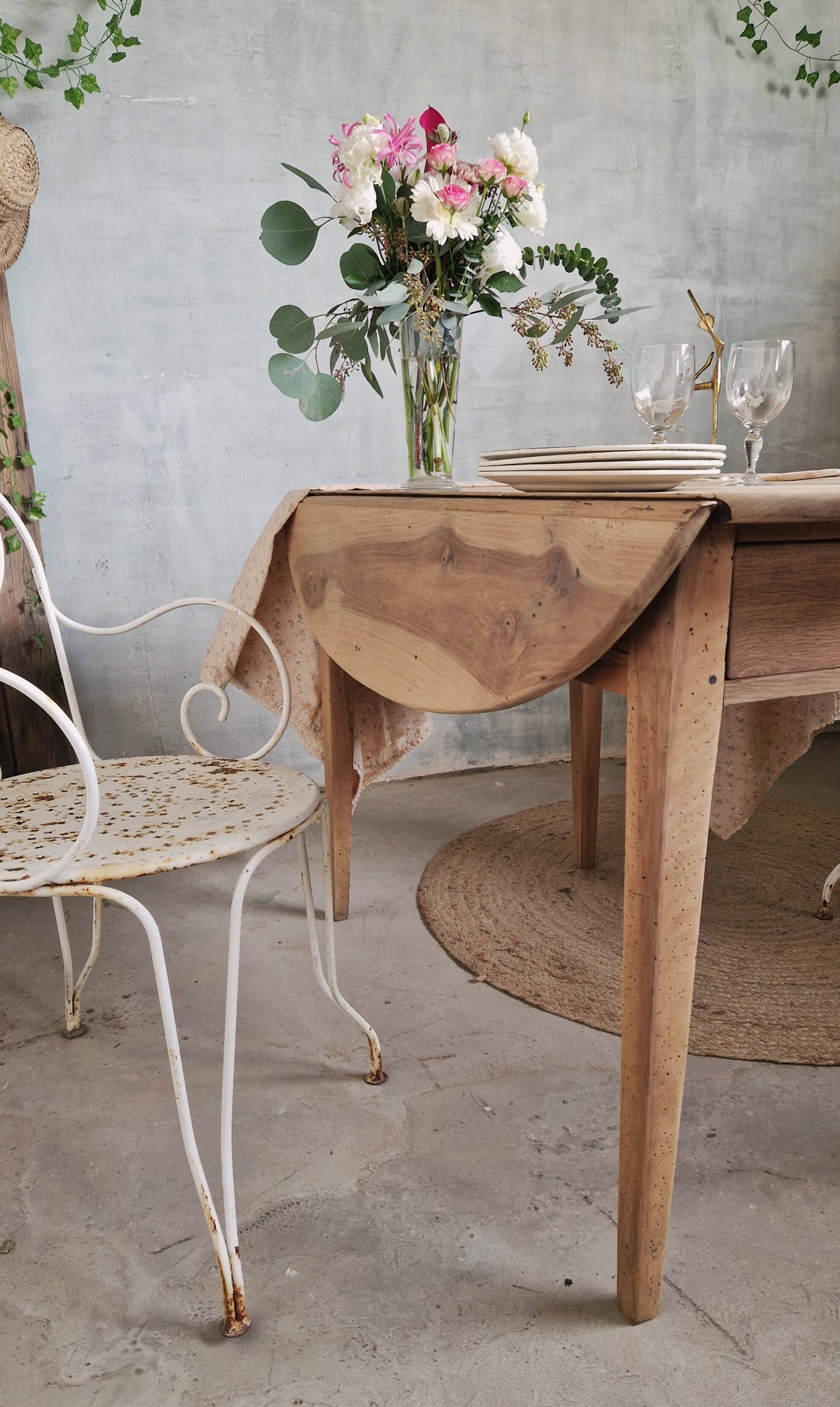 Beautiful drop-leaf table